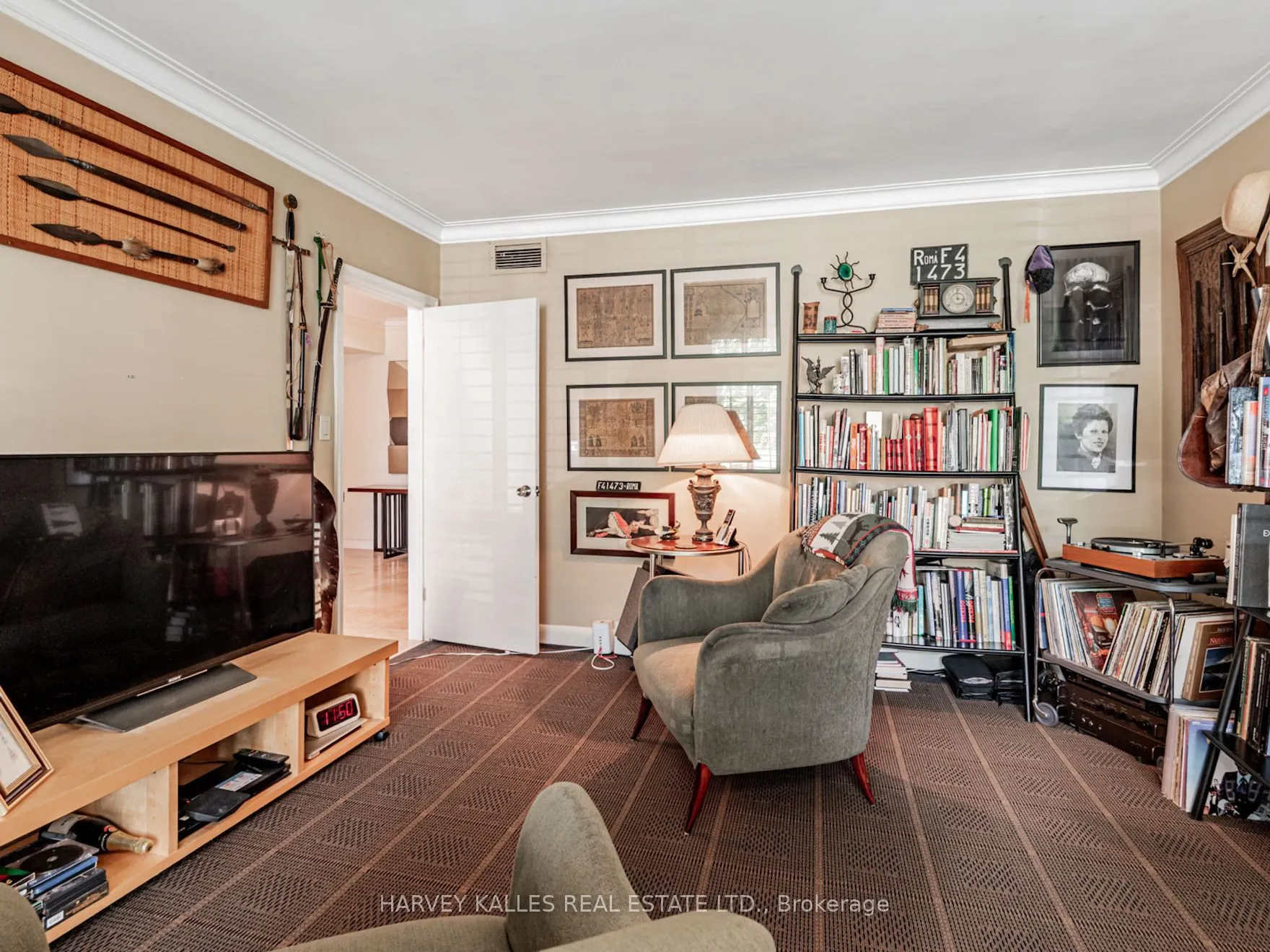 15 Ridelle Avenue