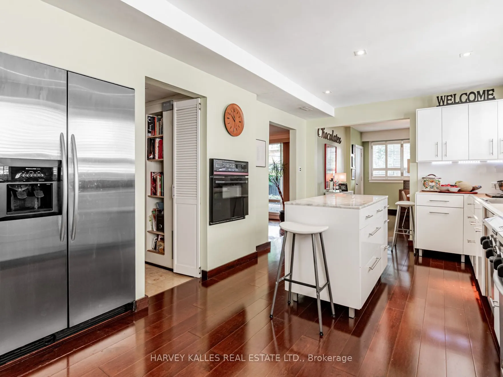 15 Ridelle Avenue