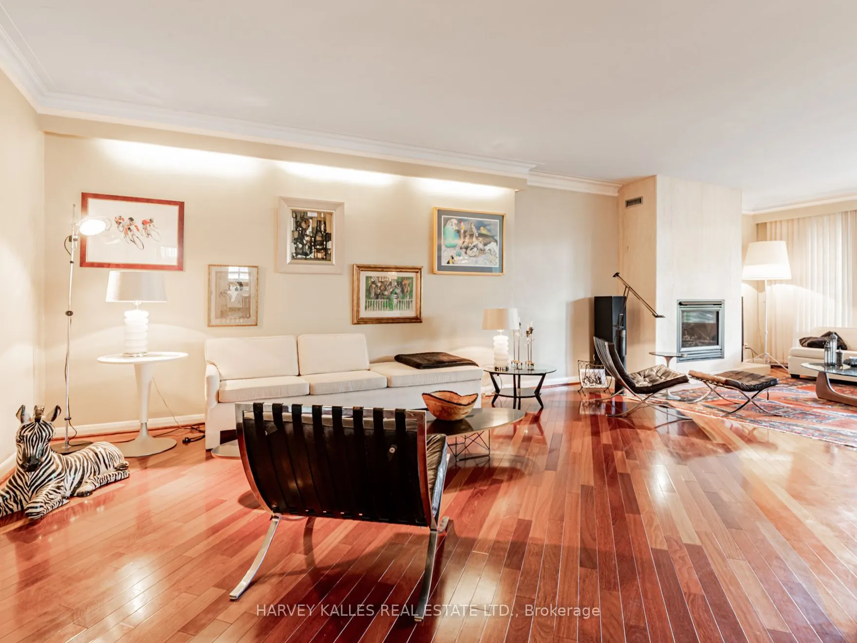 15 Ridelle Avenue