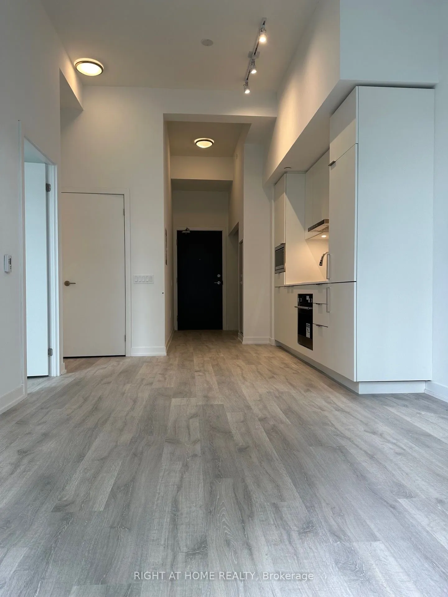 7 Golden Lion Heights, #N908