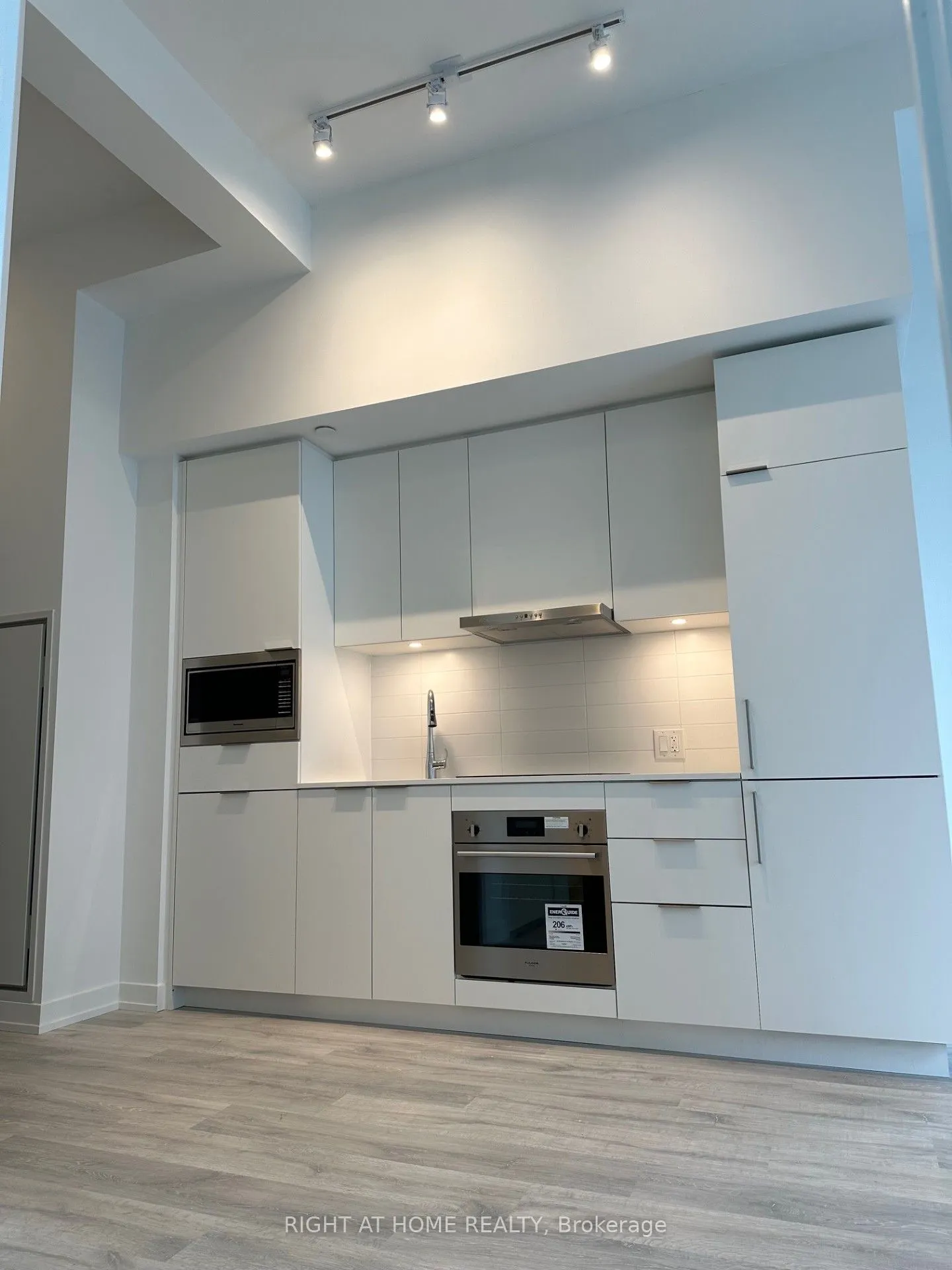 7 Golden Lion Heights, #N908