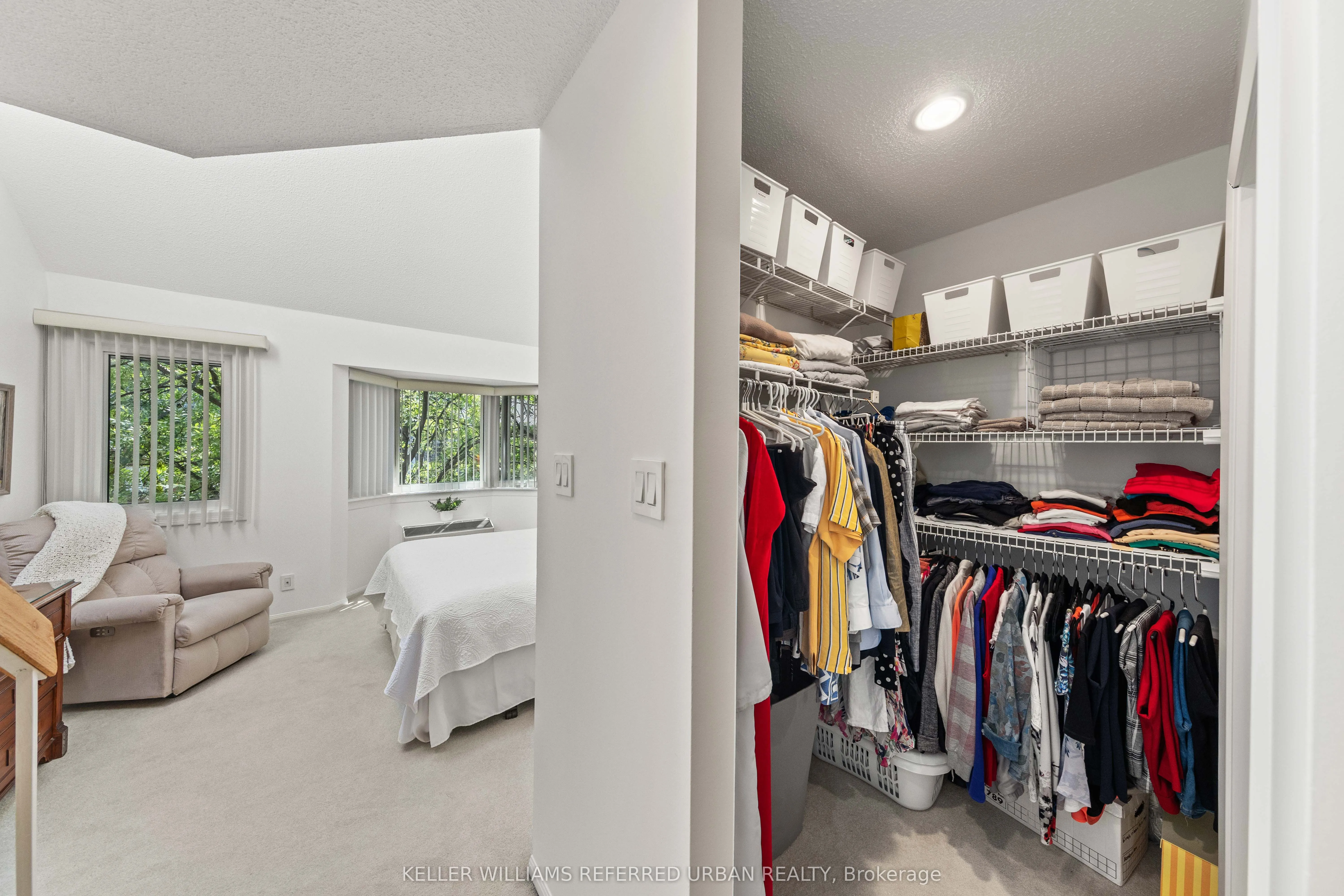 574 Wellington Street W