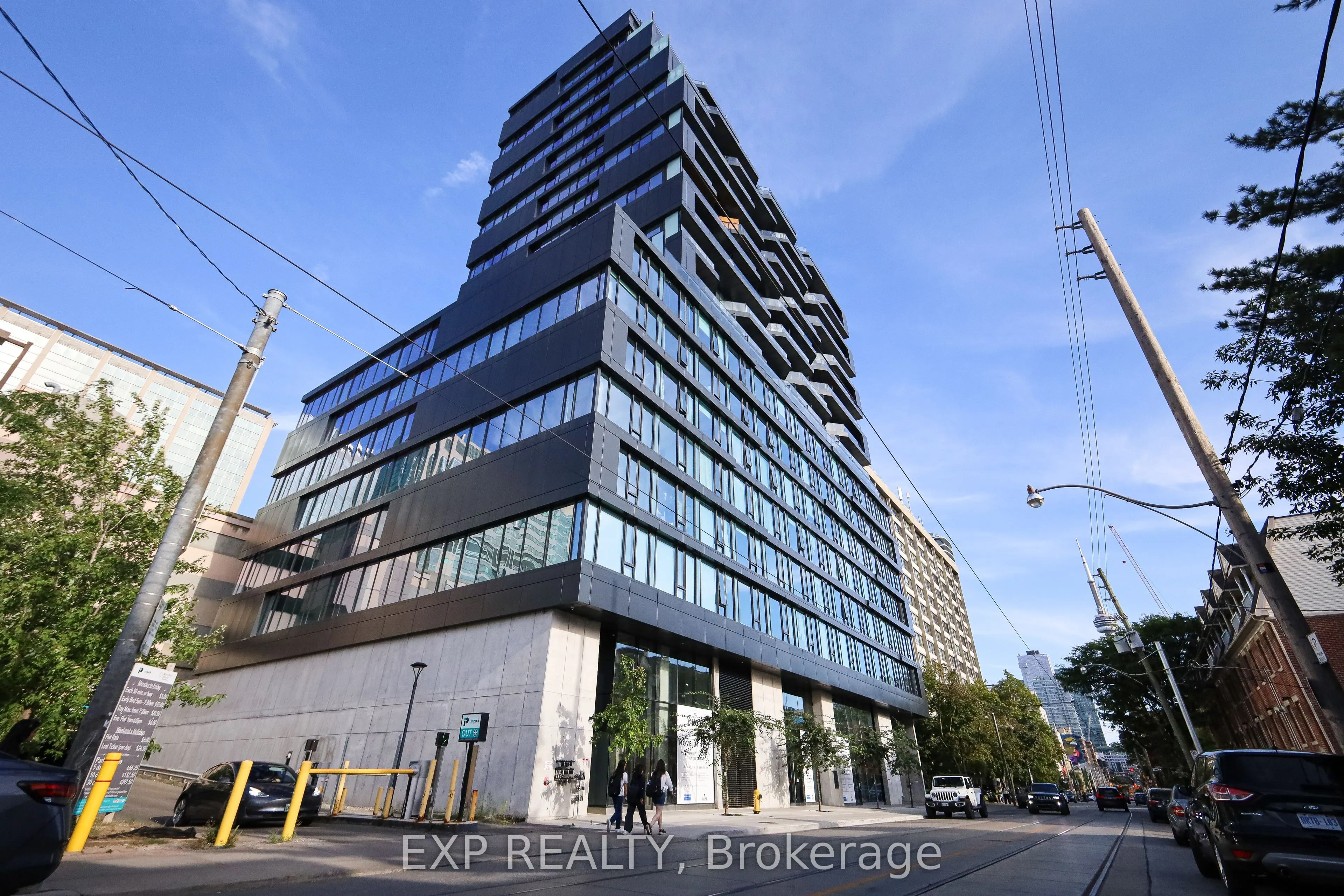 195 McCaul Street, #1401