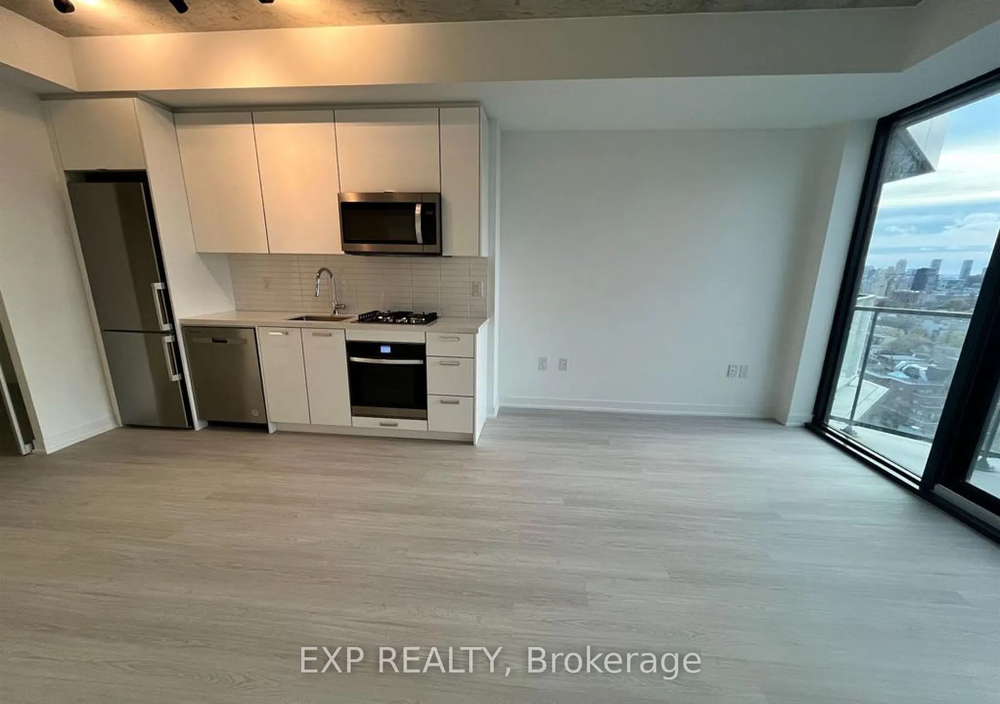 195 McCaul Street, #1401