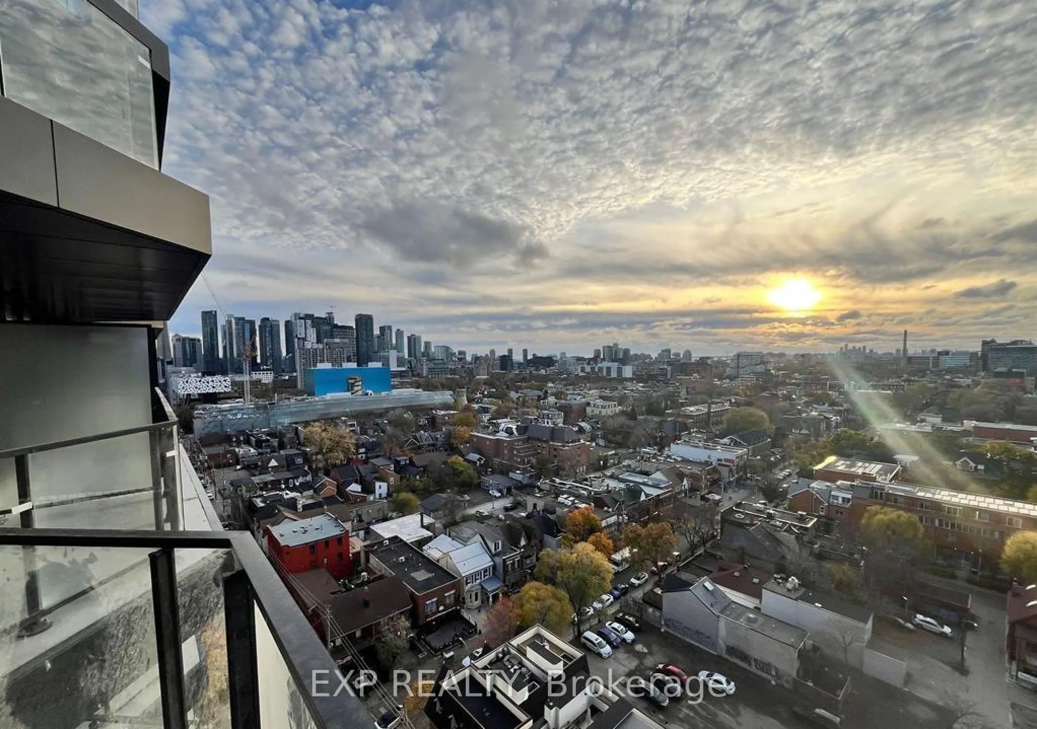 195 McCaul Street, #1401