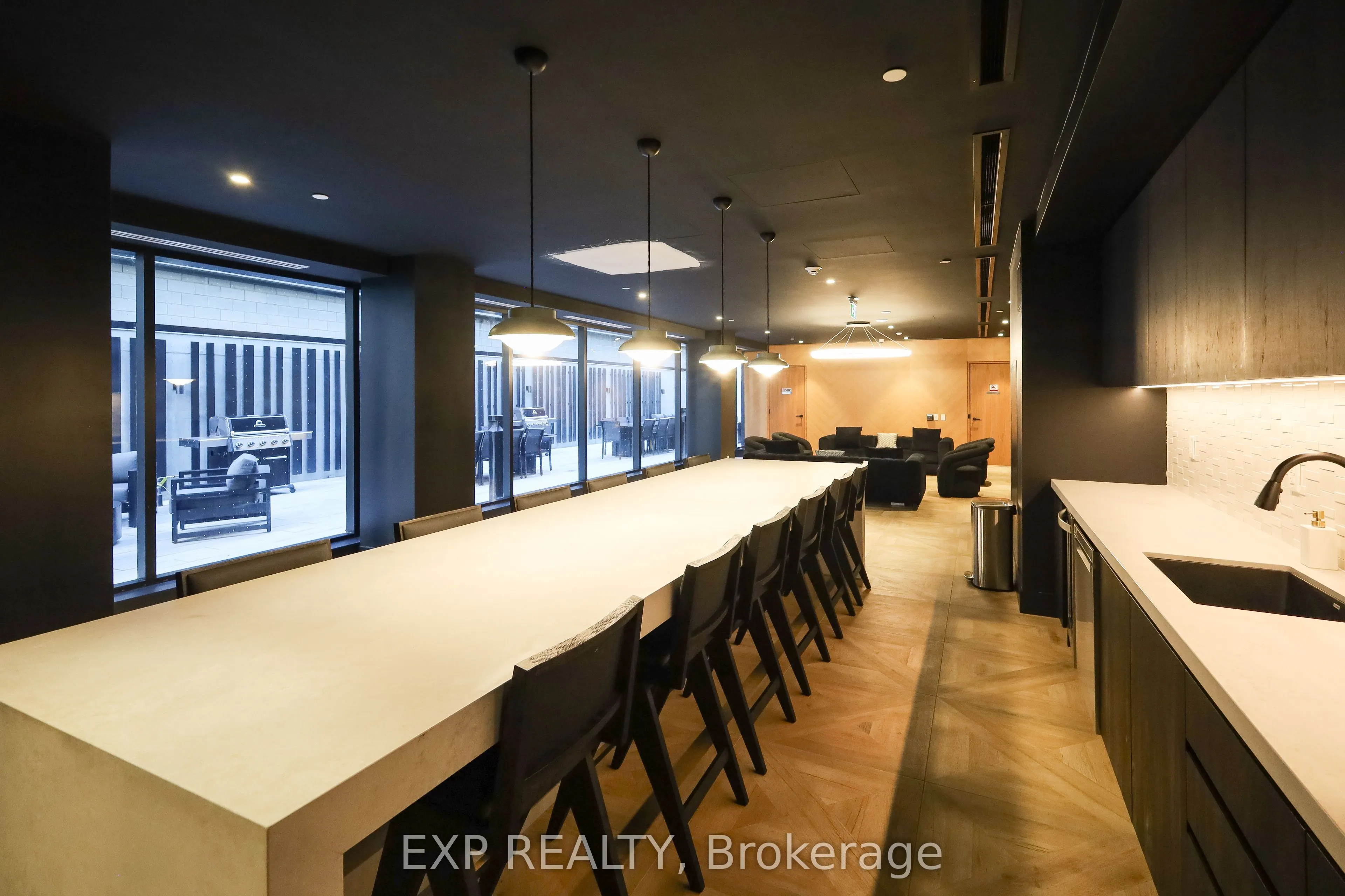 195 McCaul Street, #1401