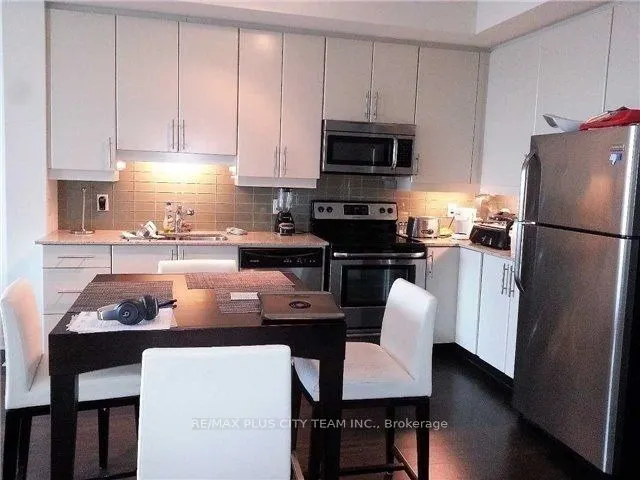 33 Bay Street, #3710