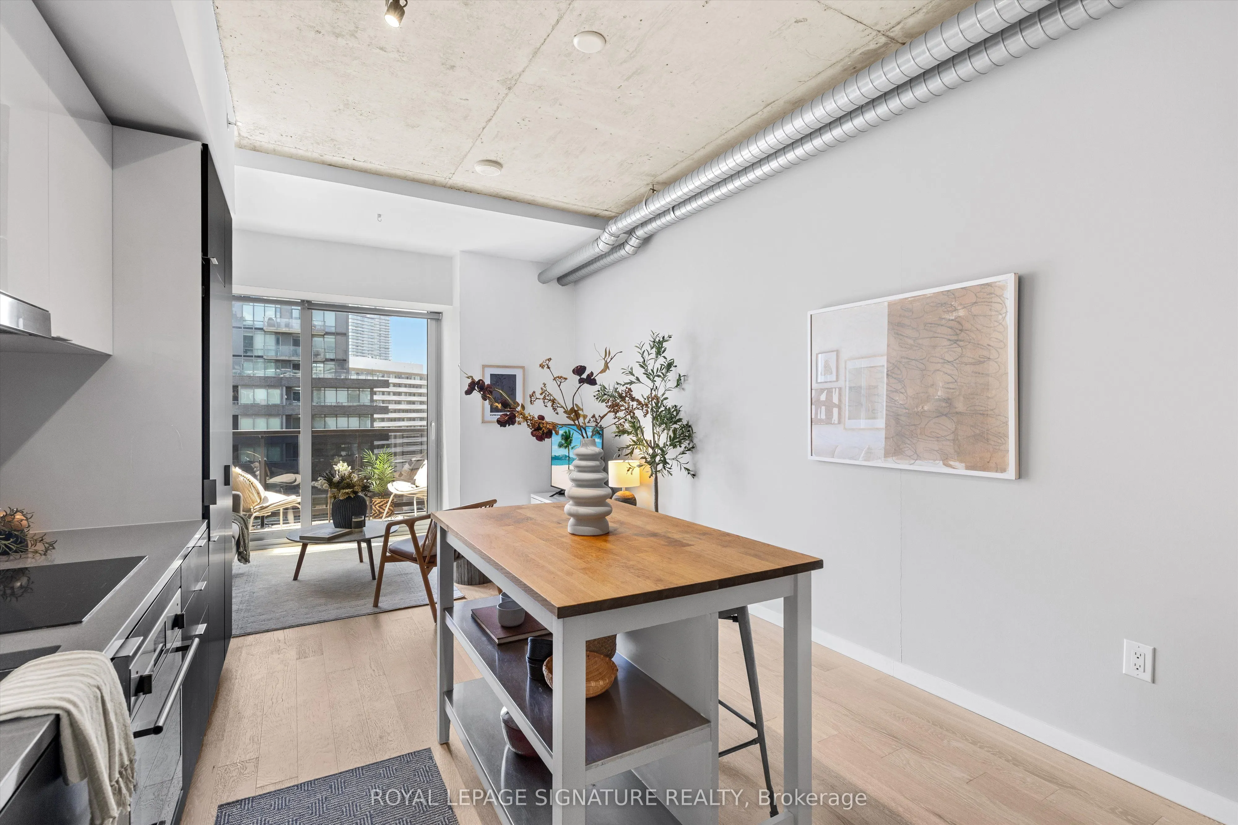 170 Bayview Avenue, #707