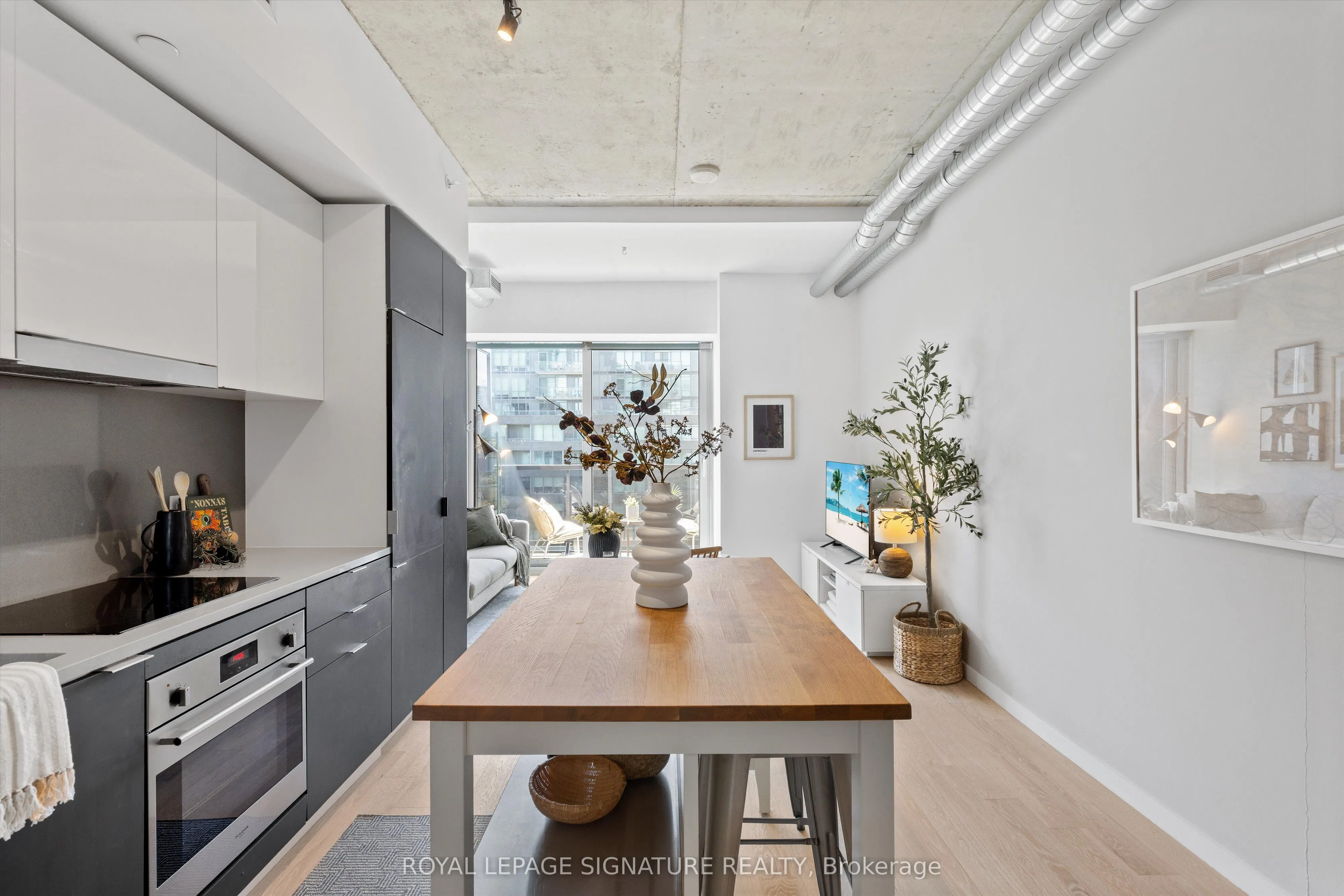 170 Bayview Avenue, #707