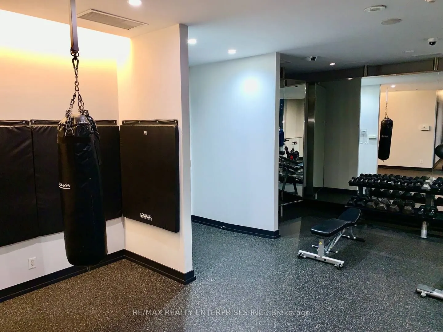 250 Wellington Street W, #1435