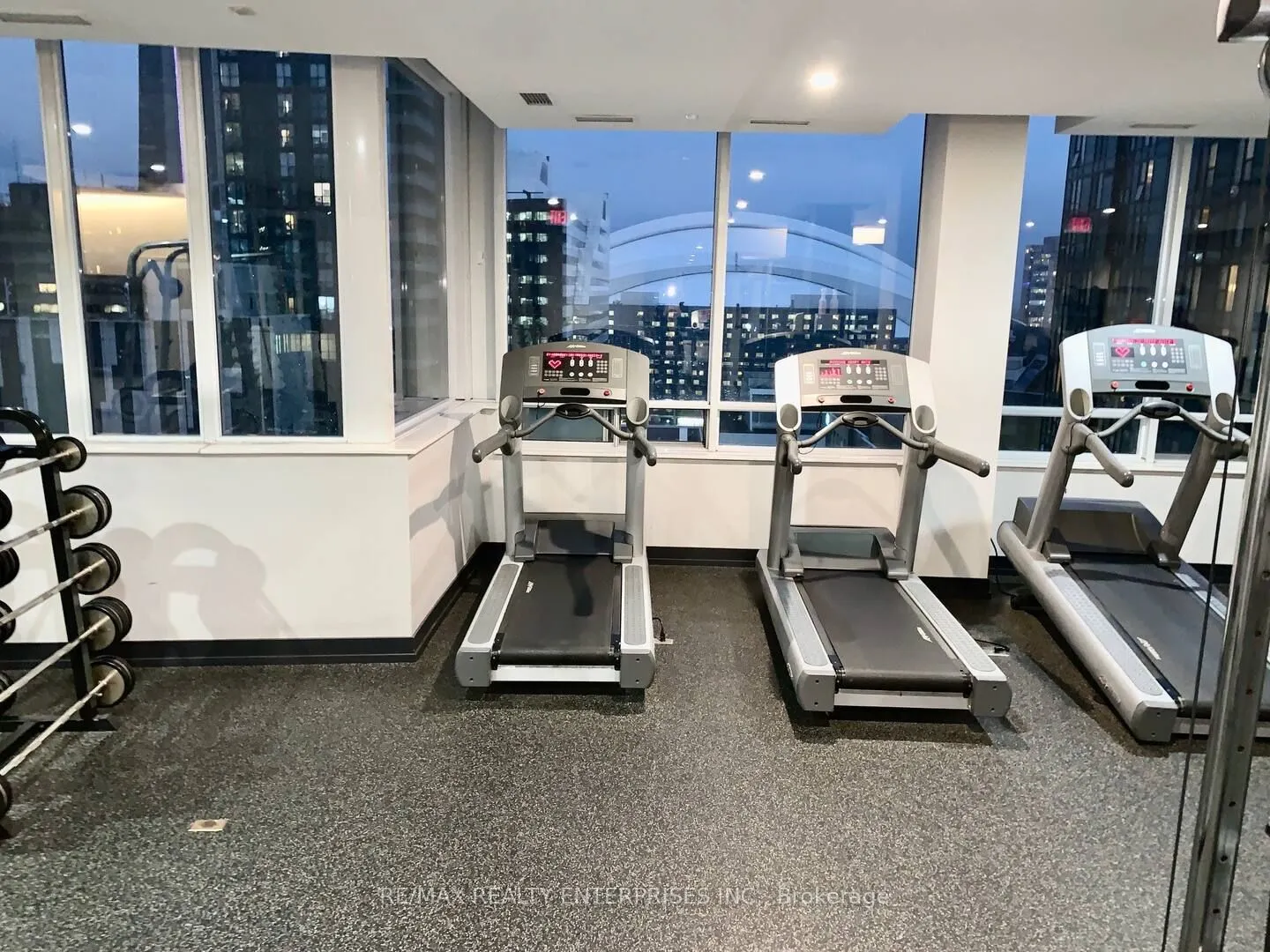 250 Wellington Street W, #1435