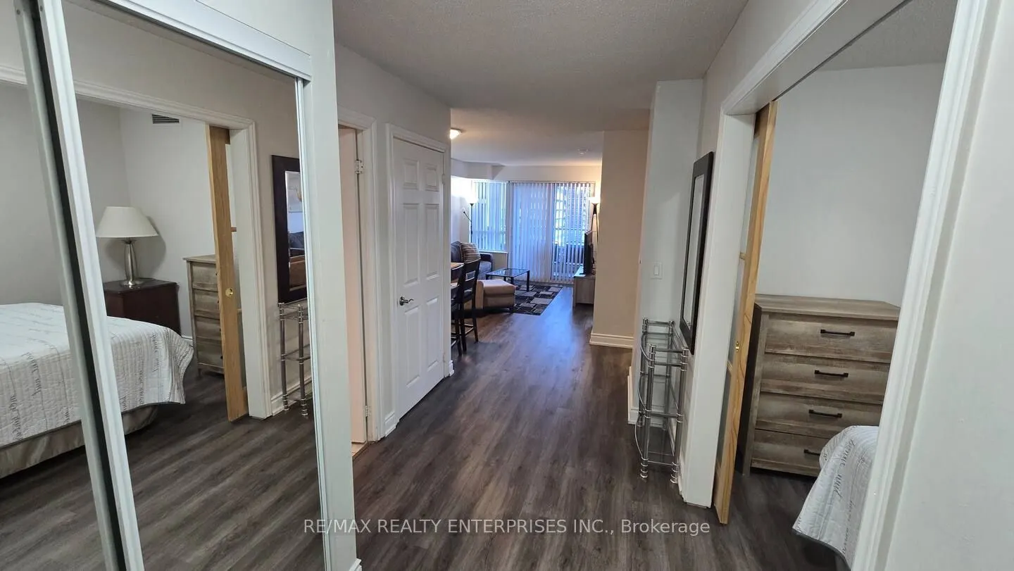 250 Wellington Street W, #1435