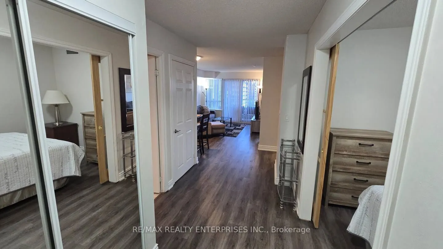 250 Wellington Street W, #1435