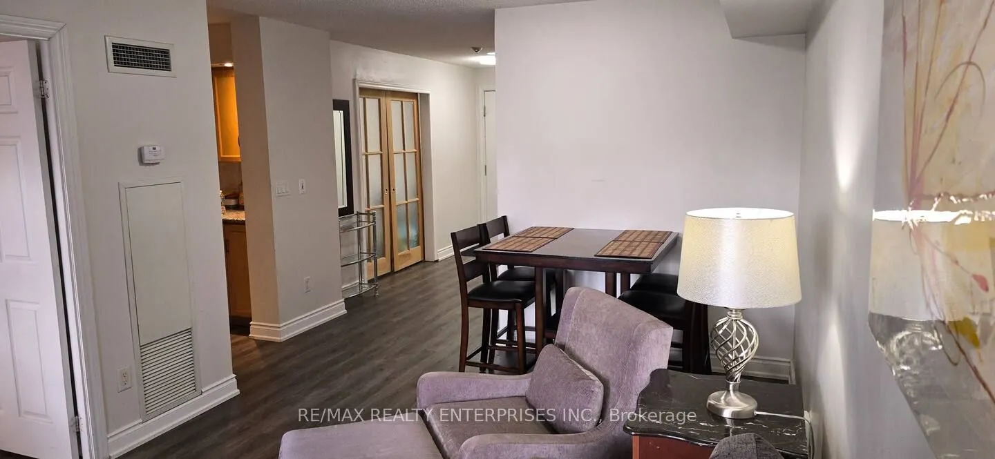 250 Wellington Street W, #1435