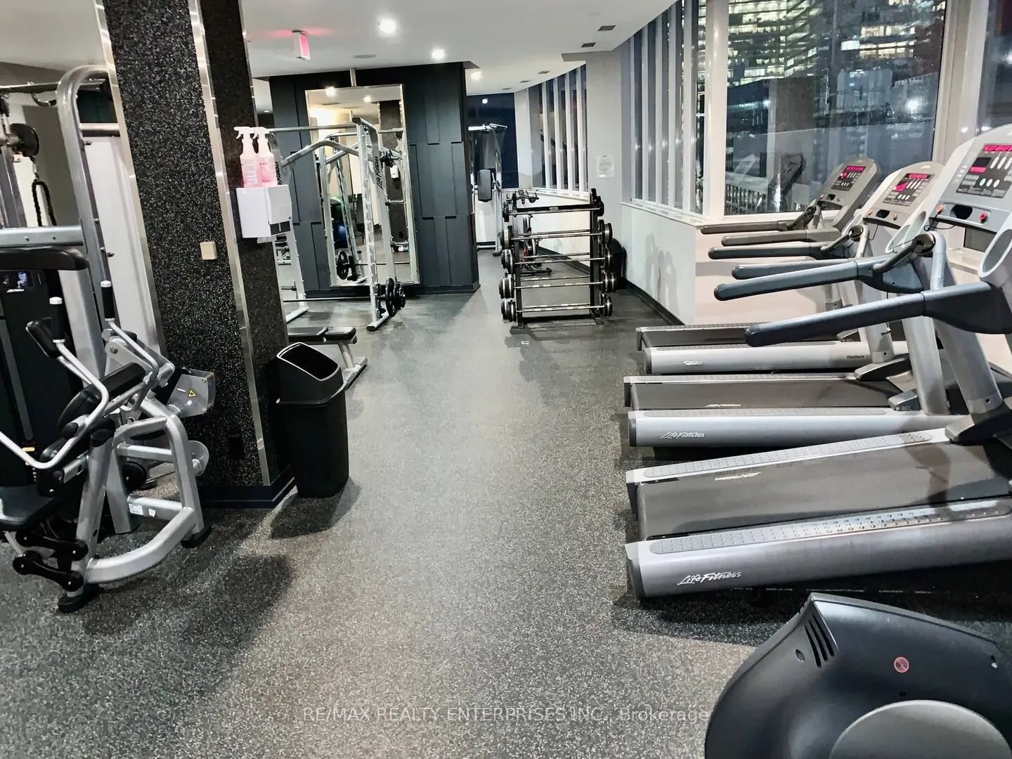 250 Wellington Street W, #1435