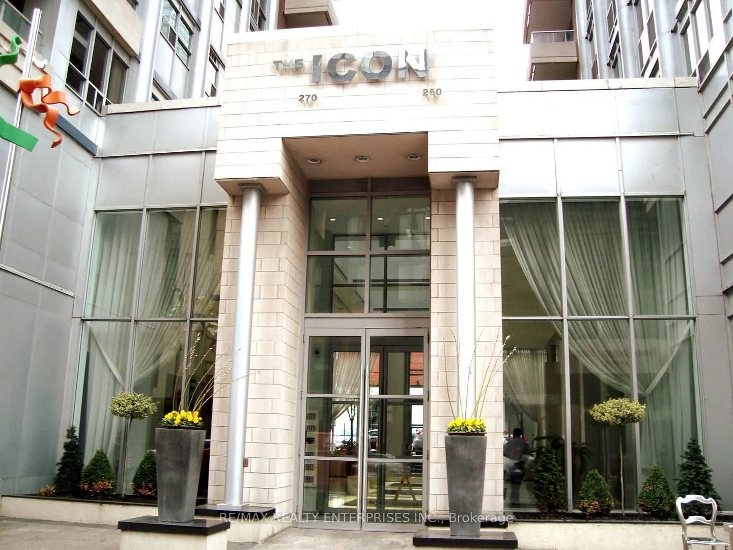 250 Wellington Street W, #1435