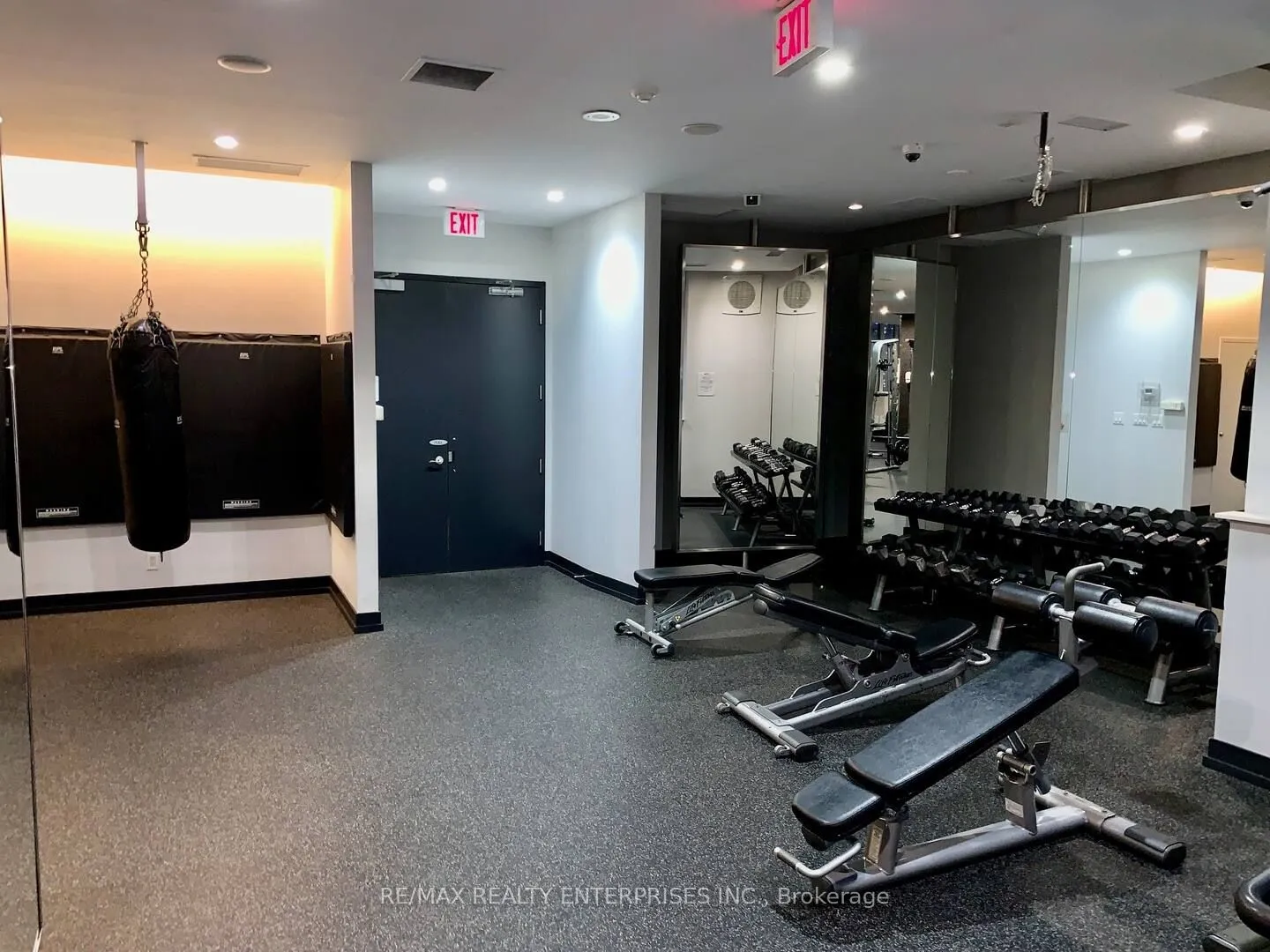 250 Wellington Street W, #1435