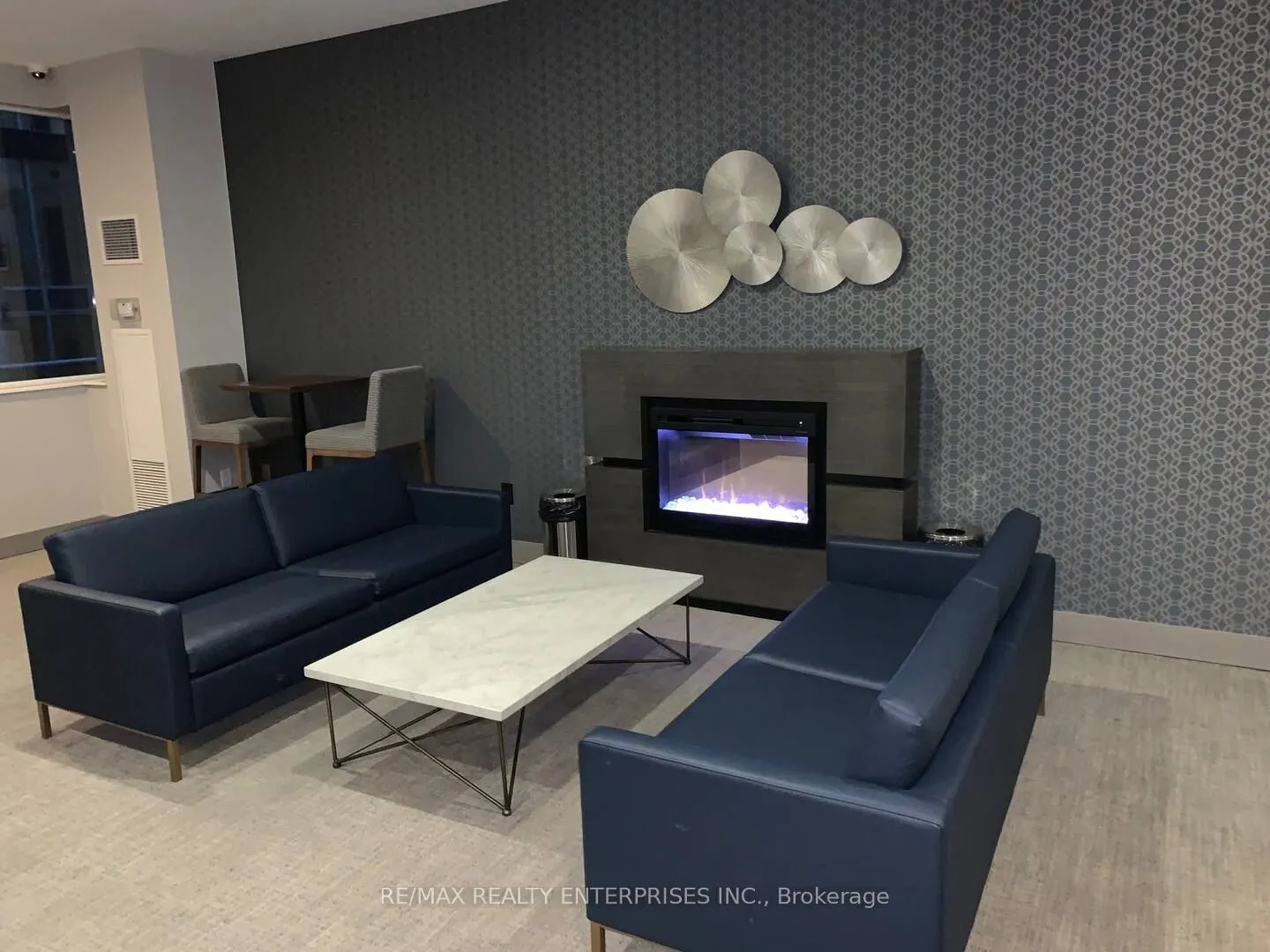 250 Wellington Street W, #1435