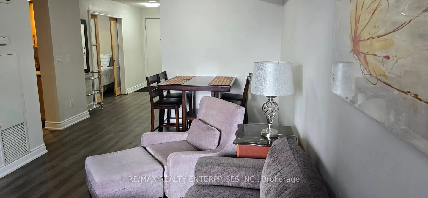 250 Wellington Street W, #1435