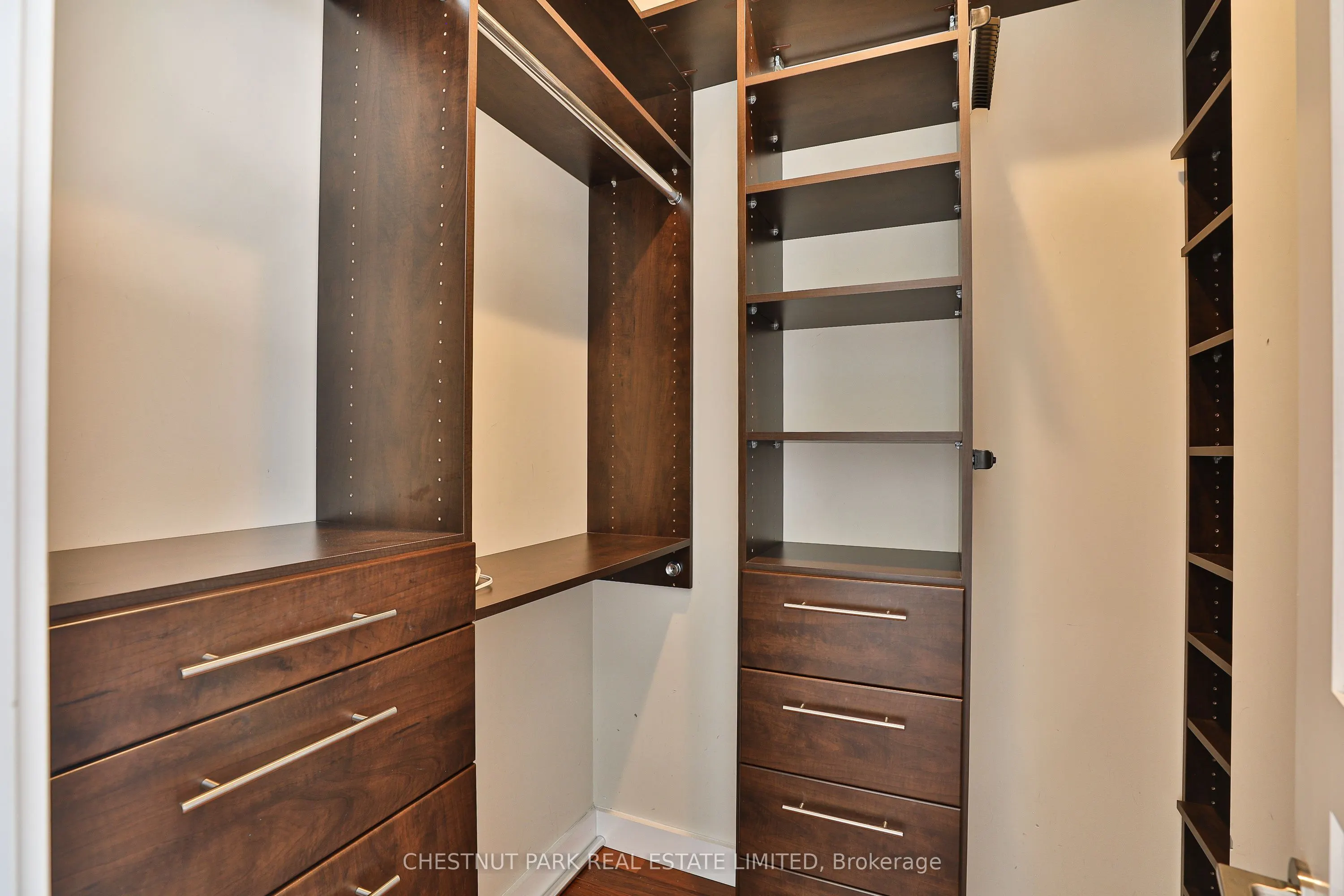 10 Navy Wharf Court, #Ph01
