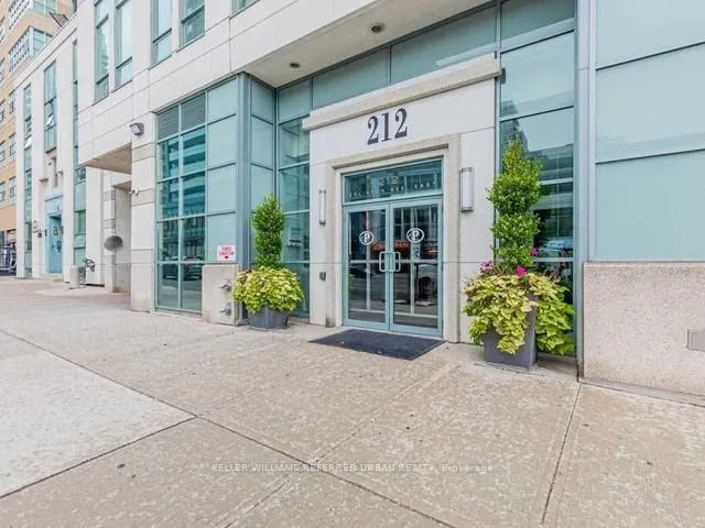 212 Eglinton Avenue E, #PH 302