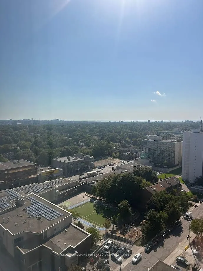 212 Eglinton Avenue E, #PH 302