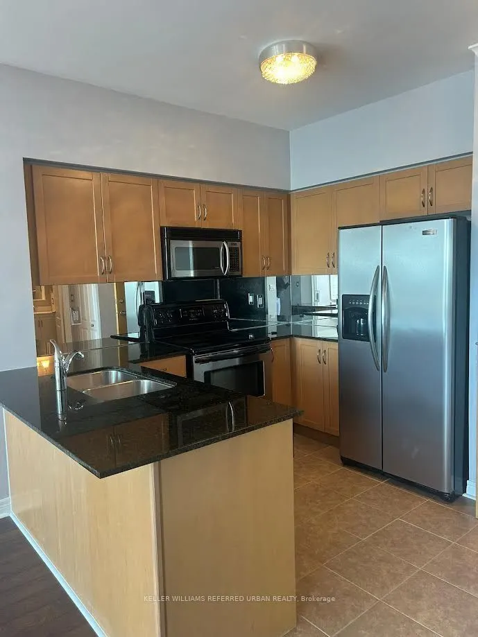 212 Eglinton Avenue E, #PH 302