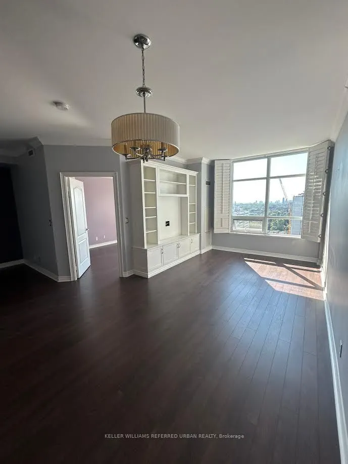 212 Eglinton Avenue E, #PH 302