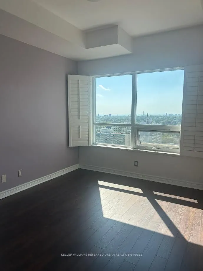 212 Eglinton Avenue E, #PH 302