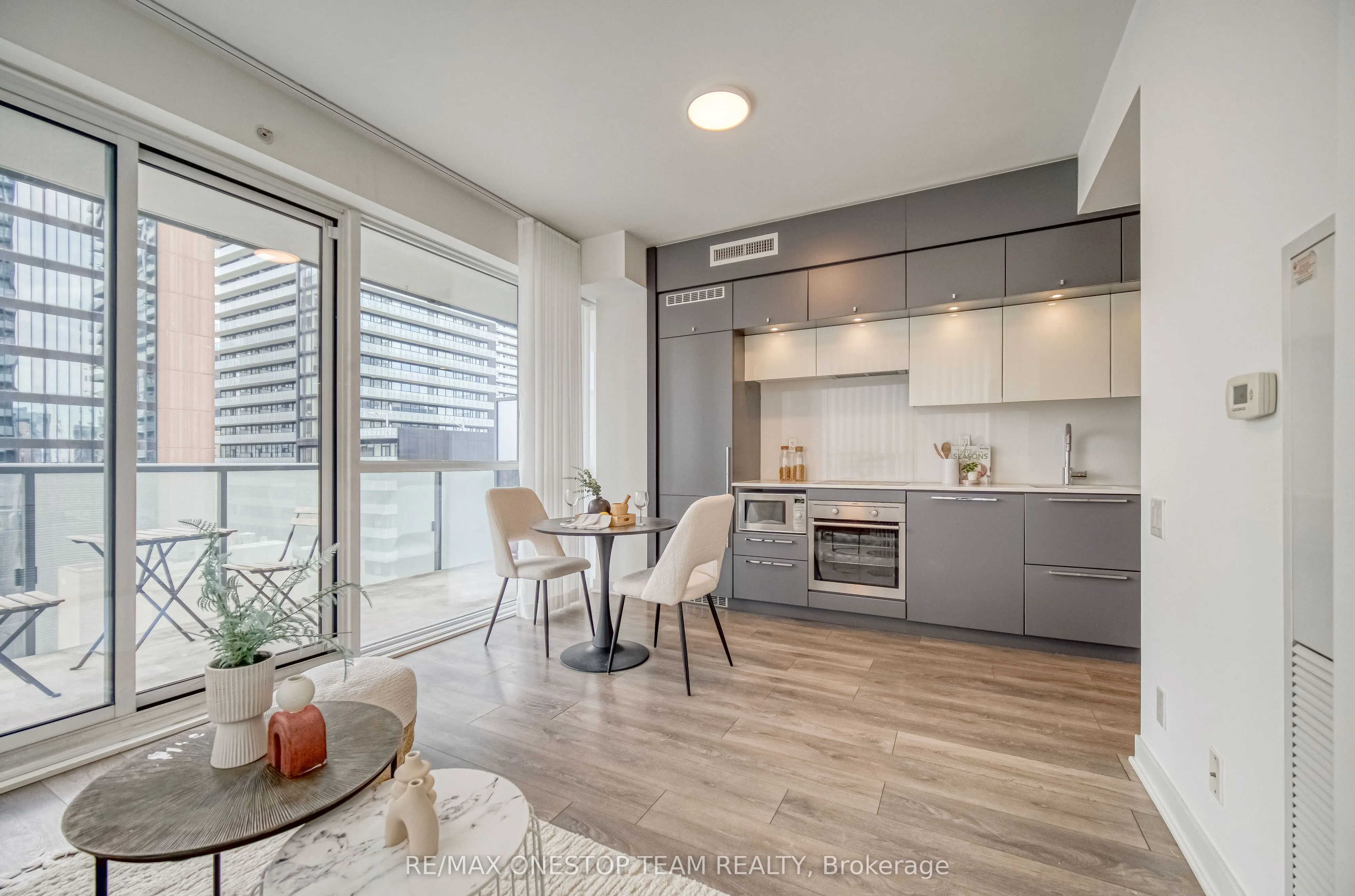 15 Grenville Street, #1905