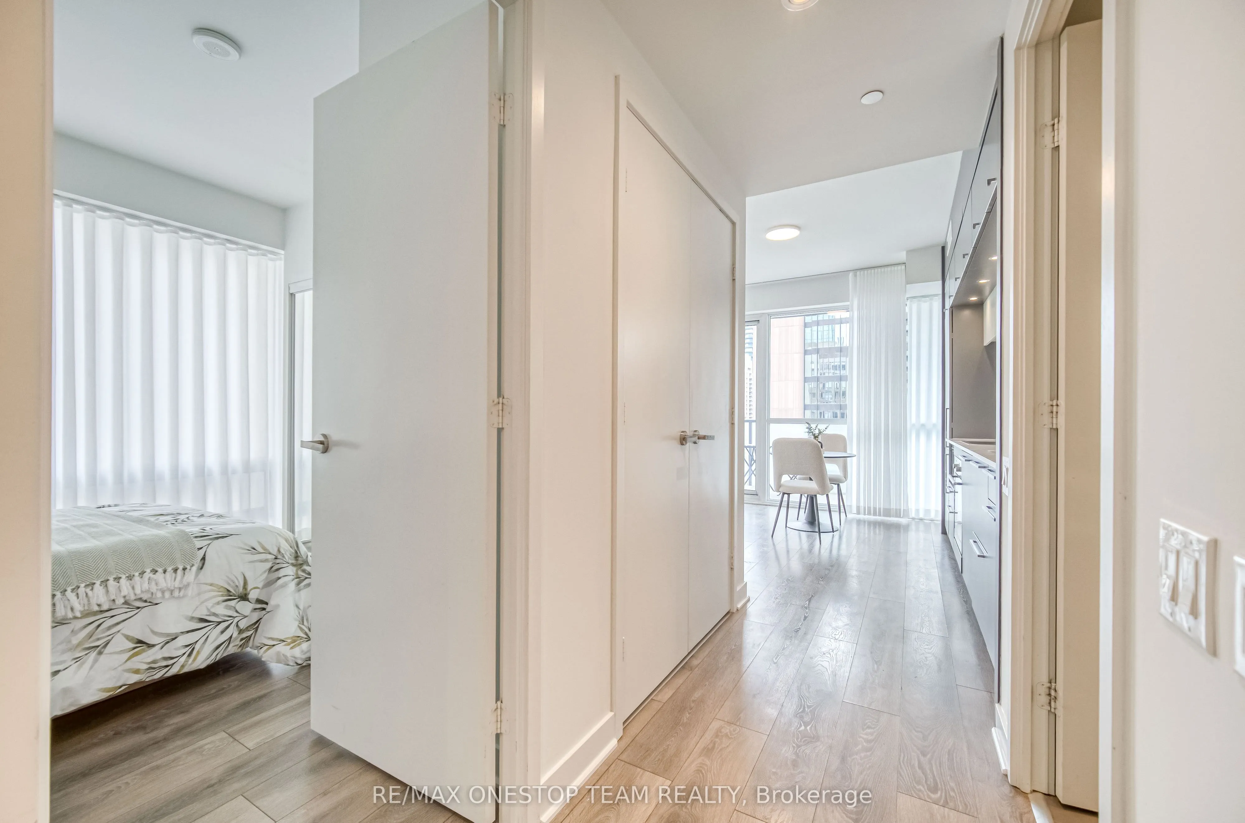 15 Grenville Street, #1905