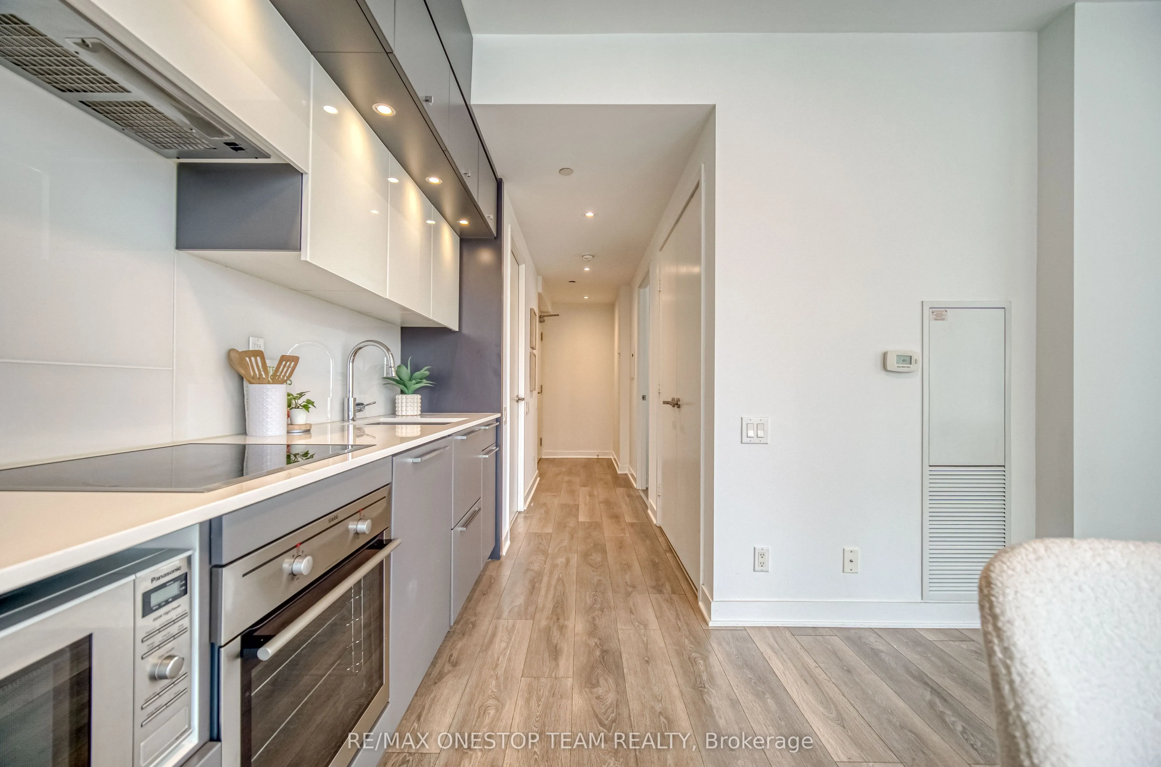 15 Grenville Street, #1905