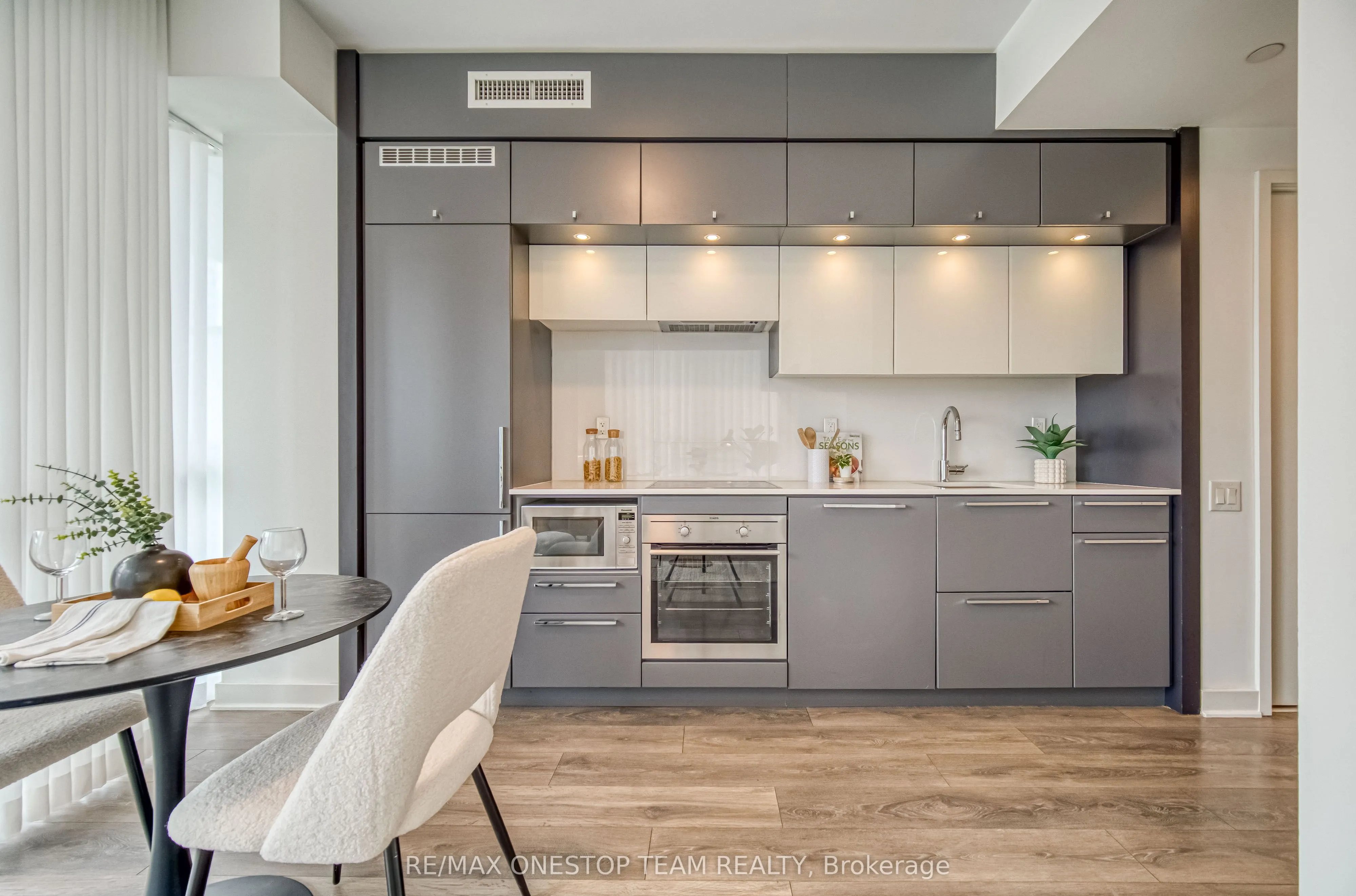 15 Grenville Street, #1905