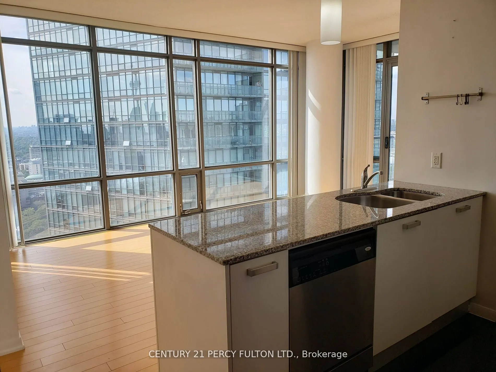 38 Grenville Street, #3802