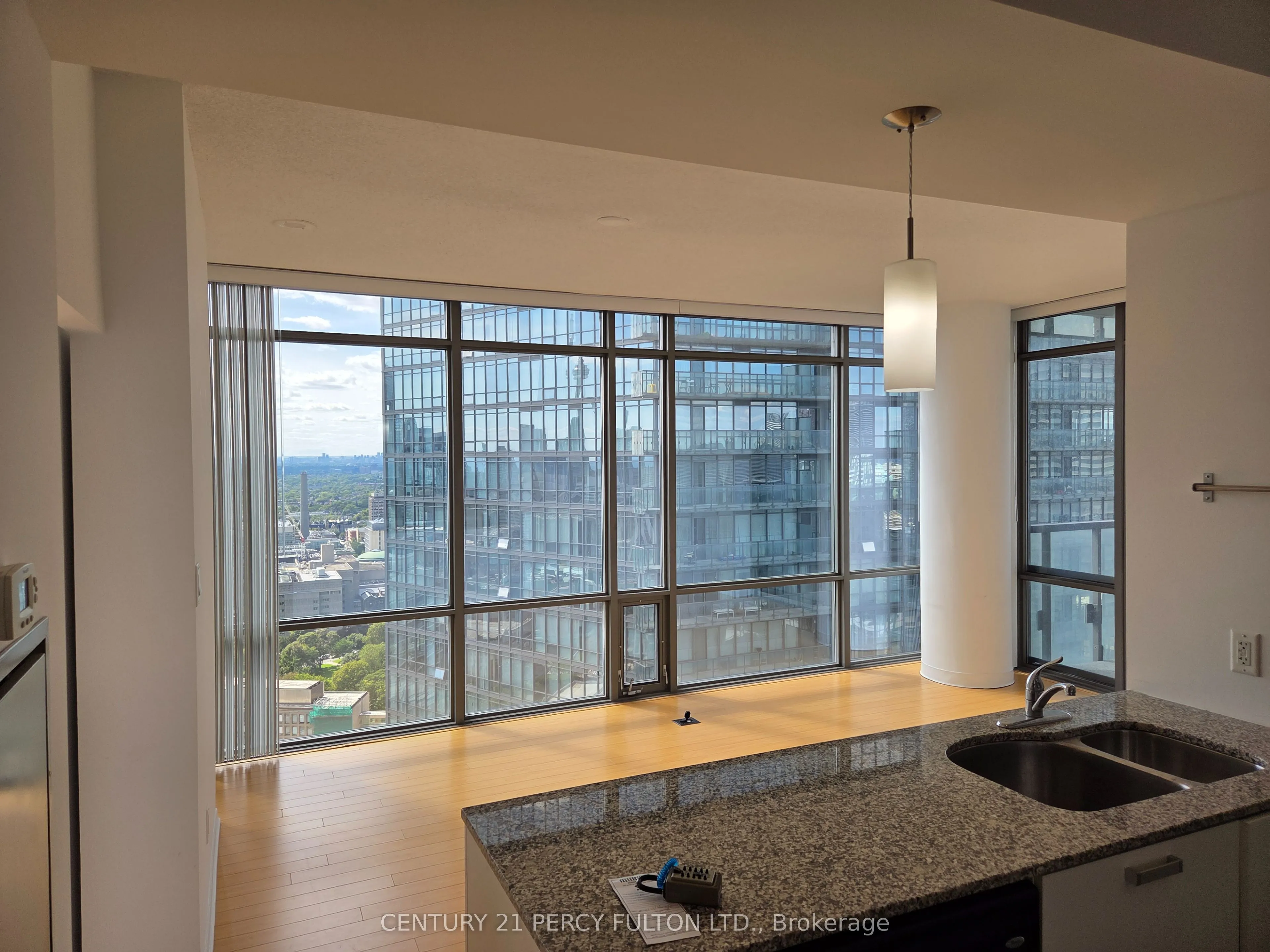 38 Grenville Street, #3802