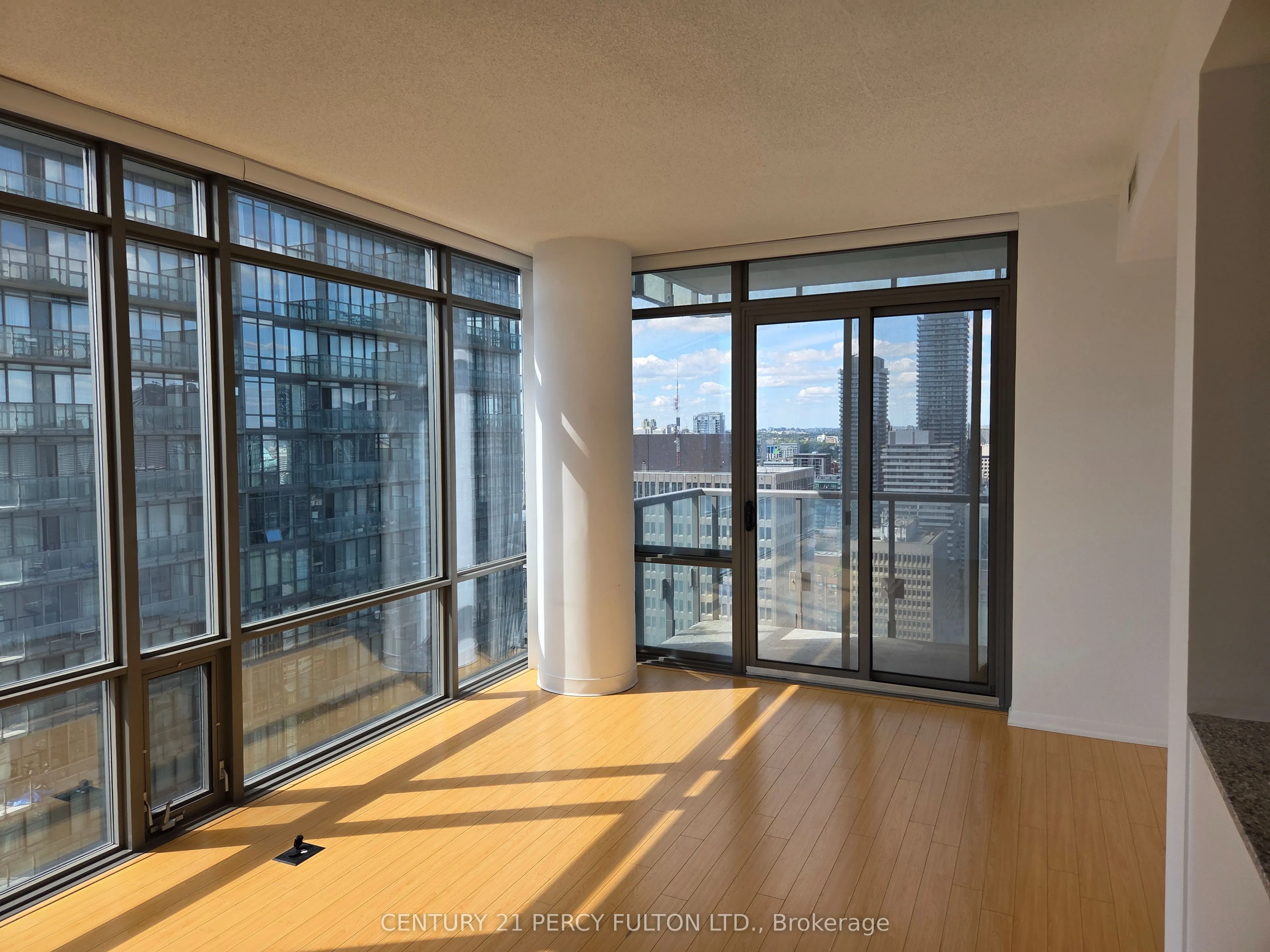 38 Grenville Street, #3802