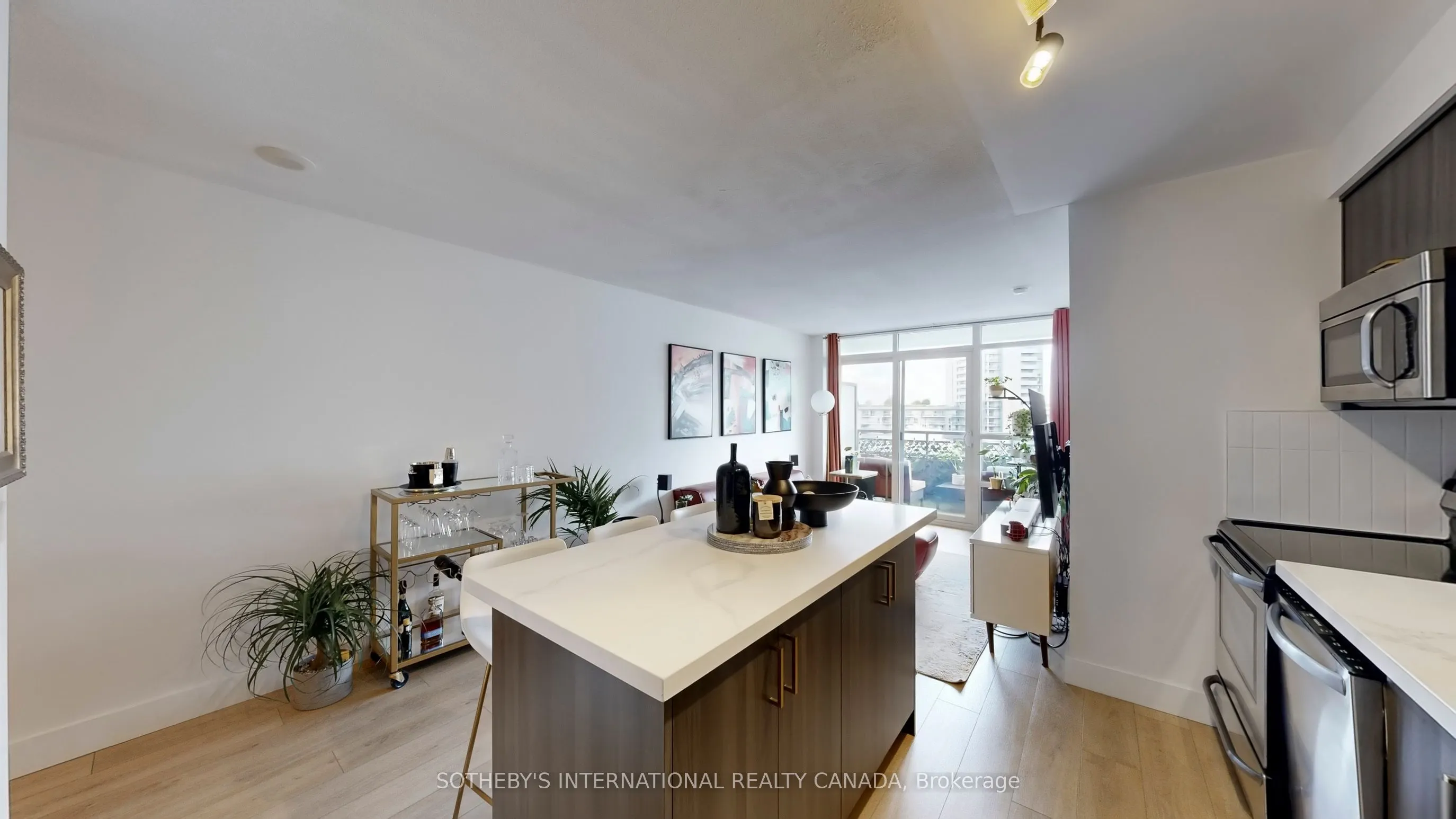 38 Joe Shuster Way, #1123