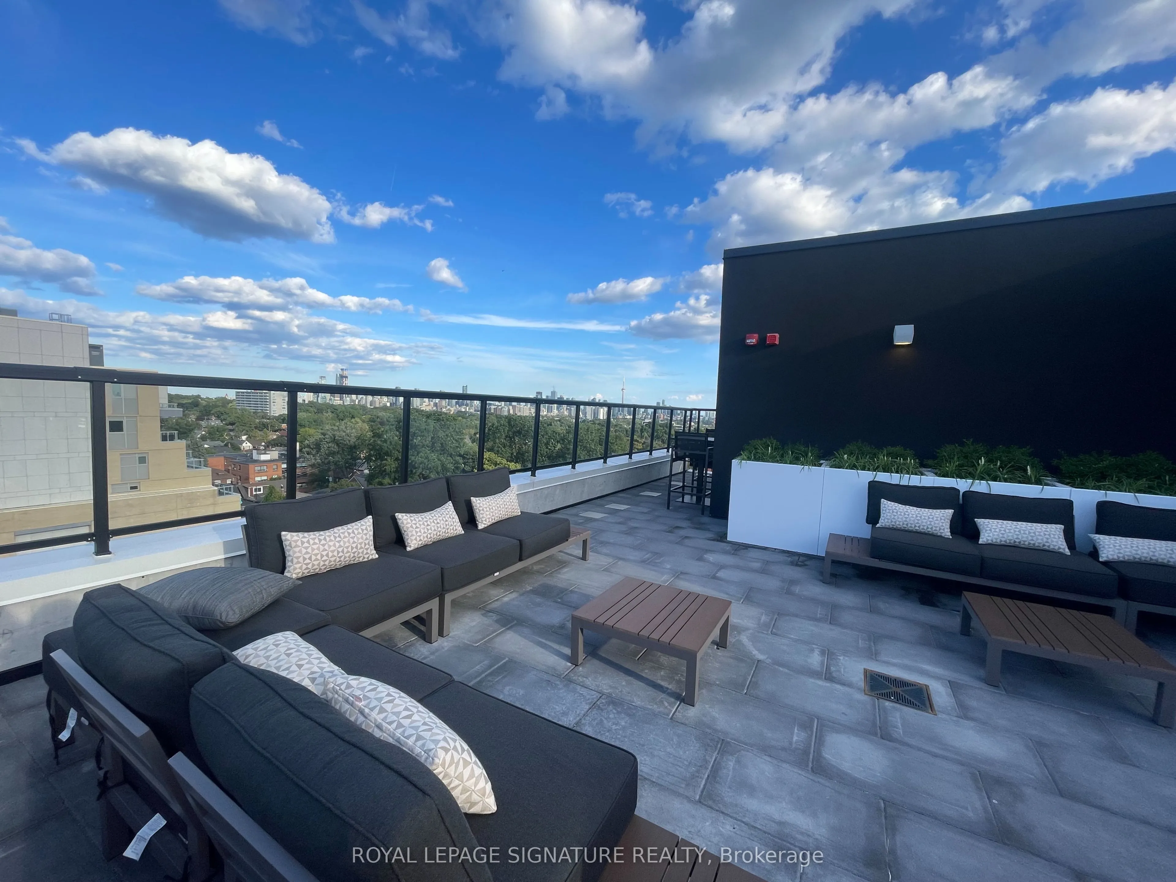 863 St.Clair Avenue W, #212