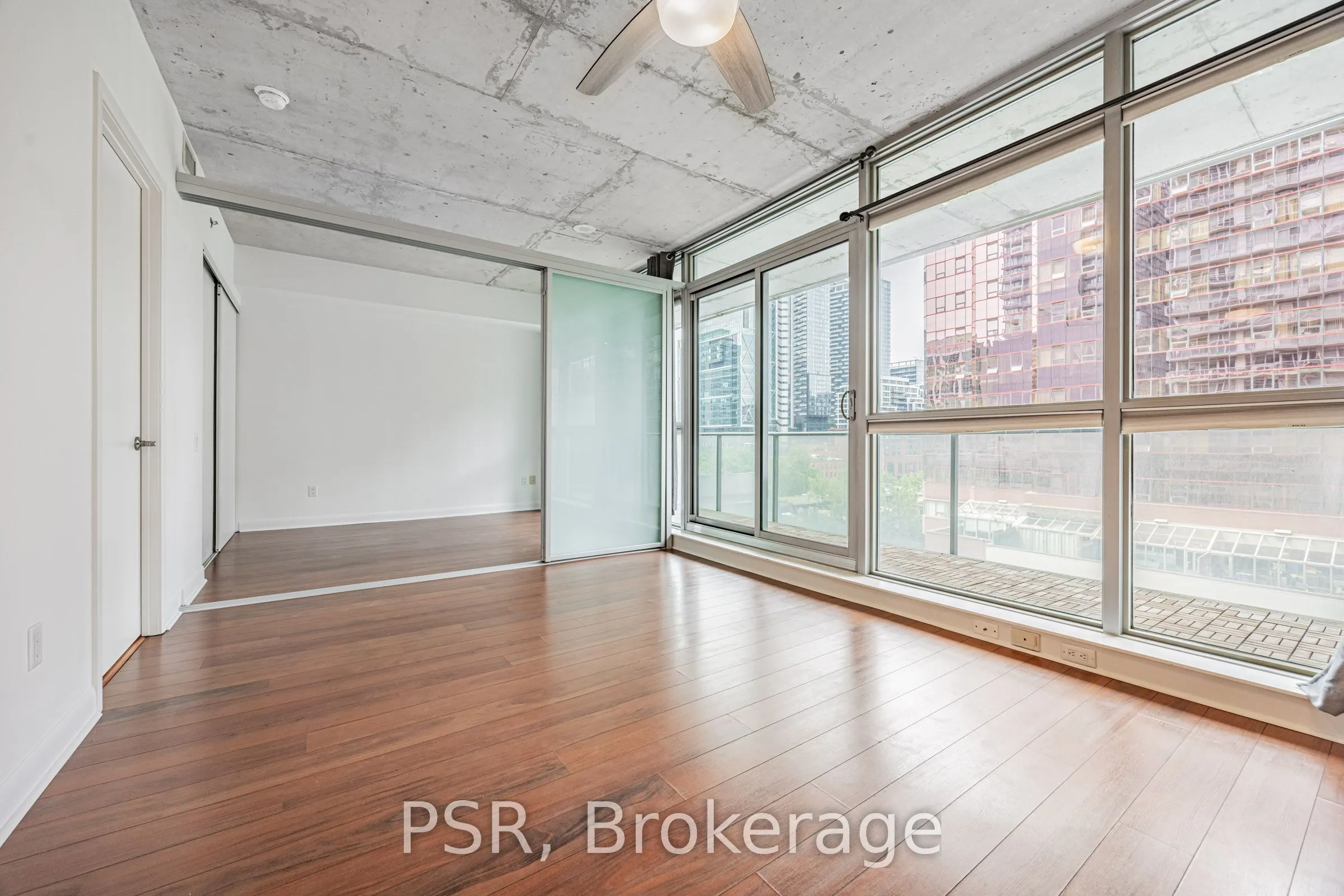 375 King Street W, #701