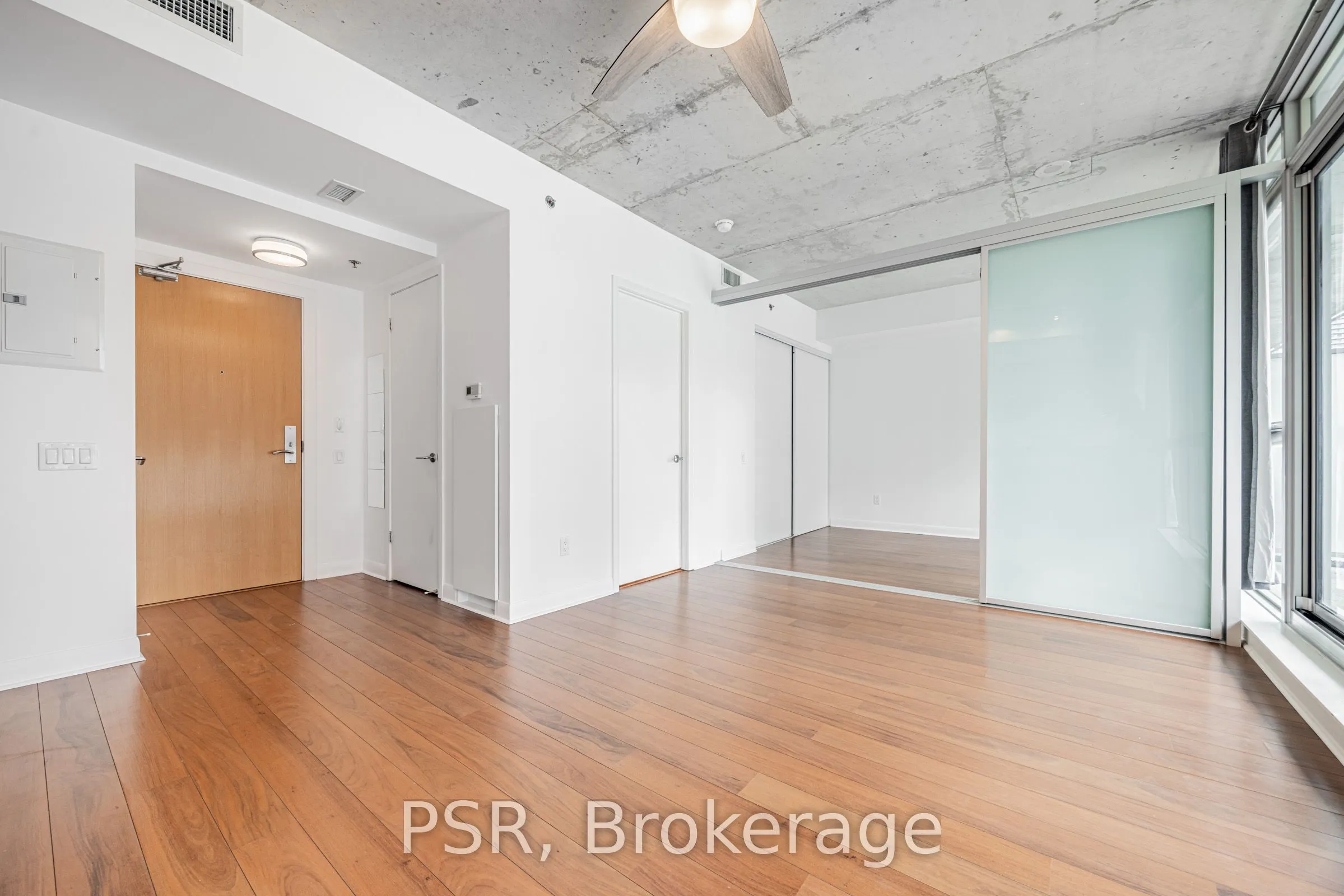 375 King Street W, #701