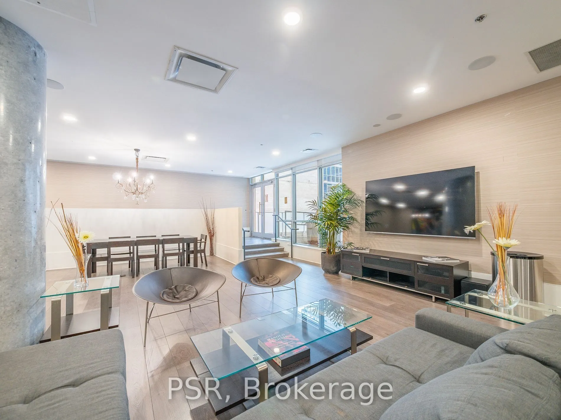 375 King Street W, #701