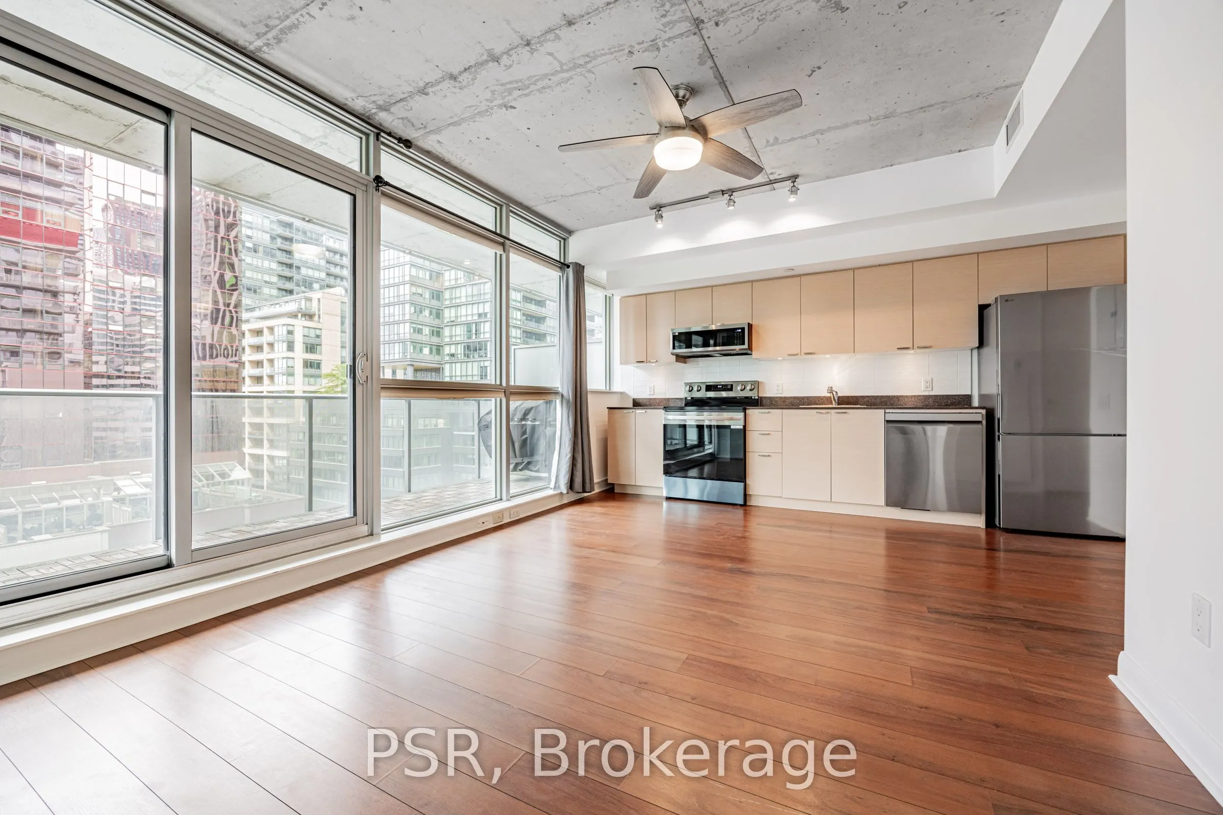 375 King Street W, #701