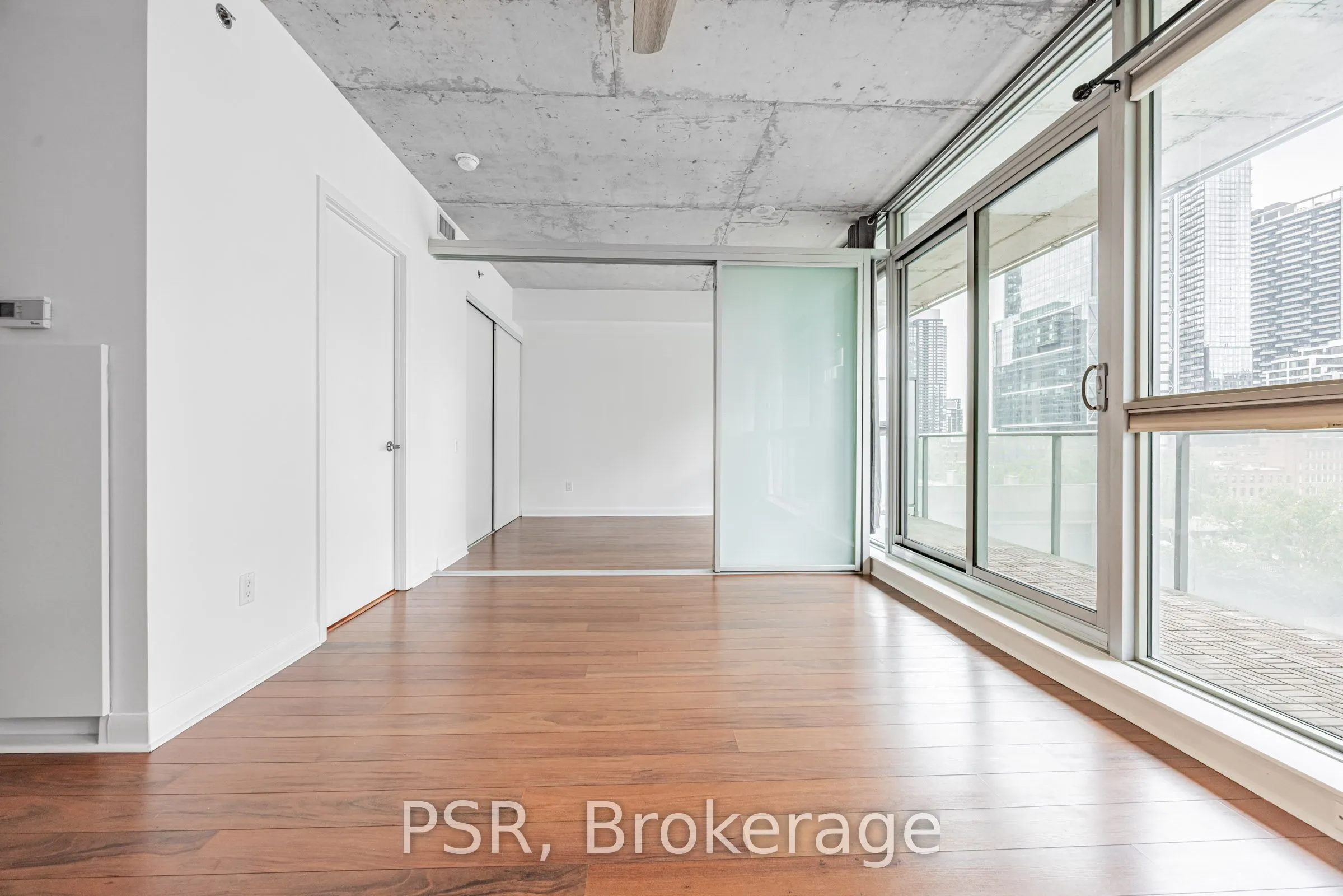 375 King Street W, #701