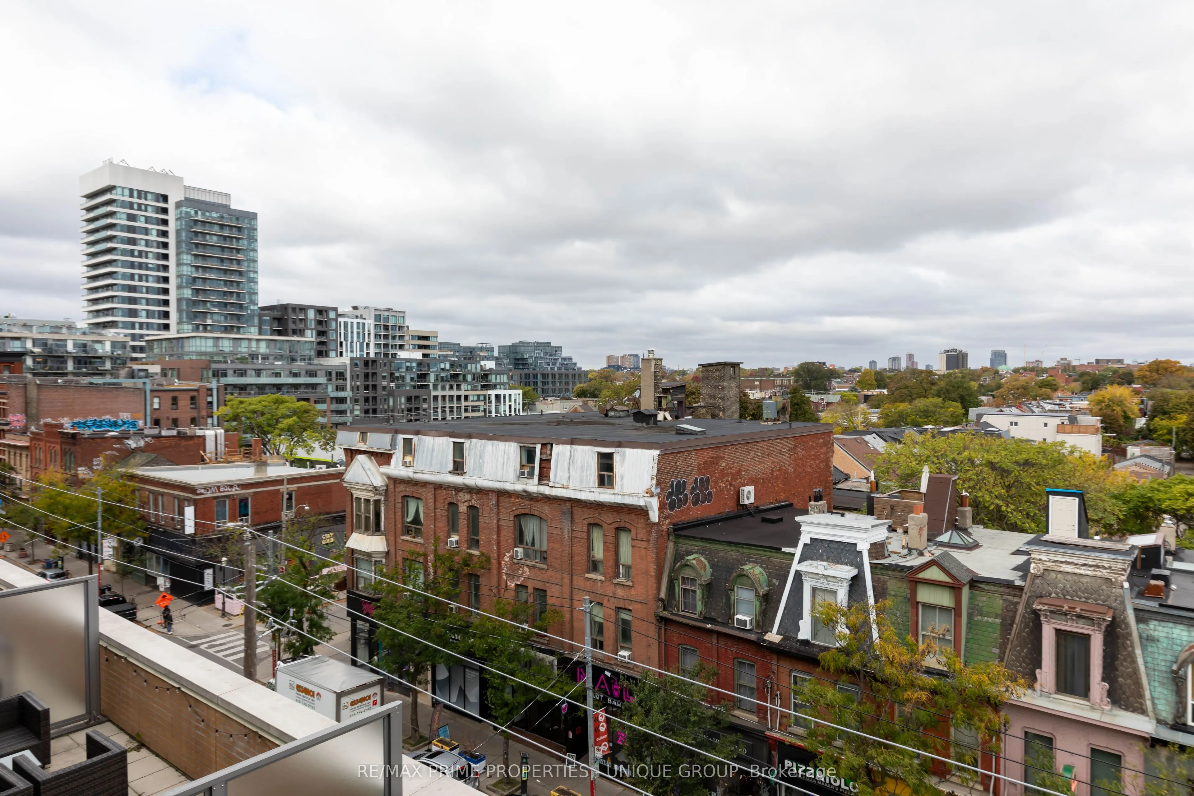 1169 Queen Street W, #618