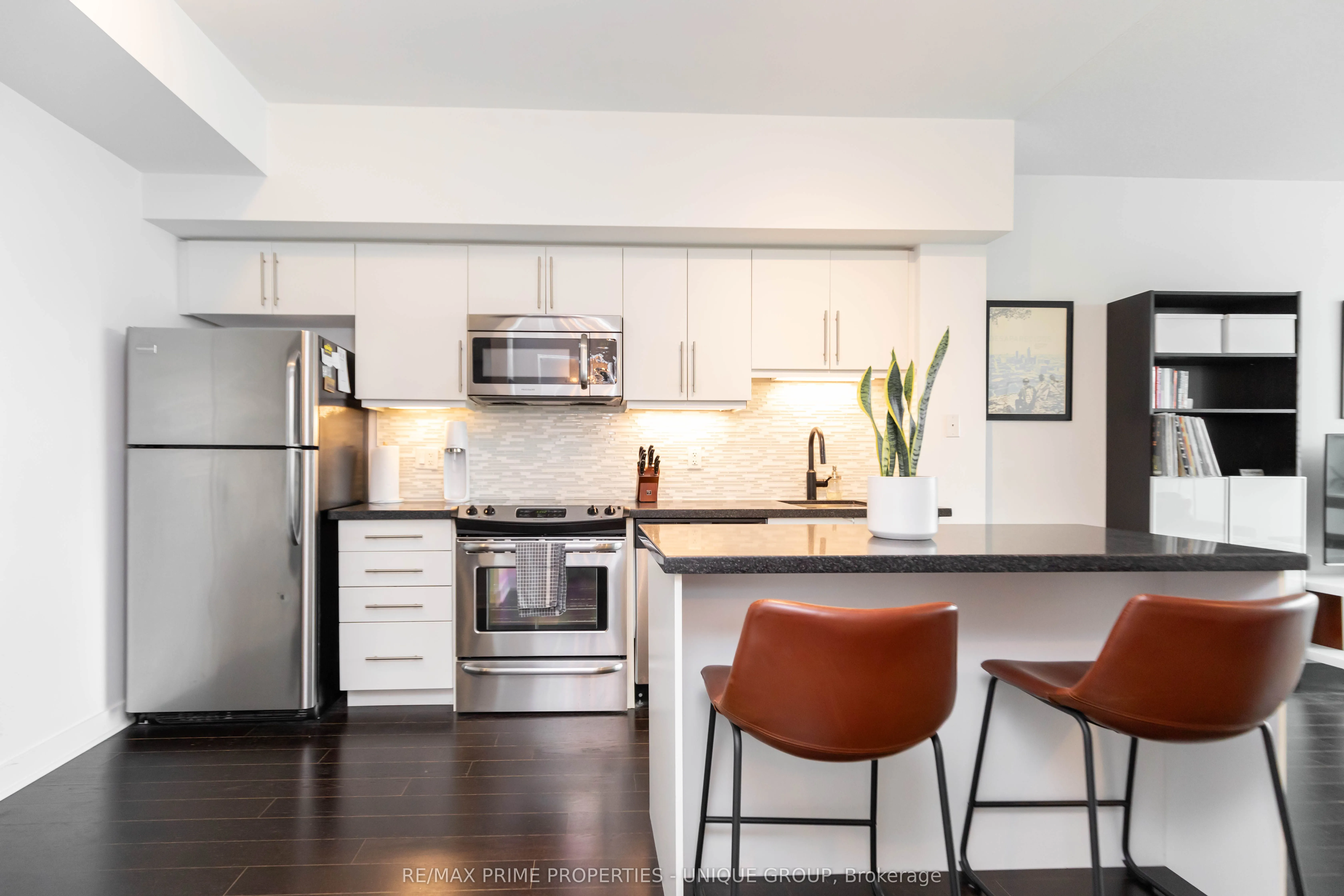 1169 Queen Street W, #618
