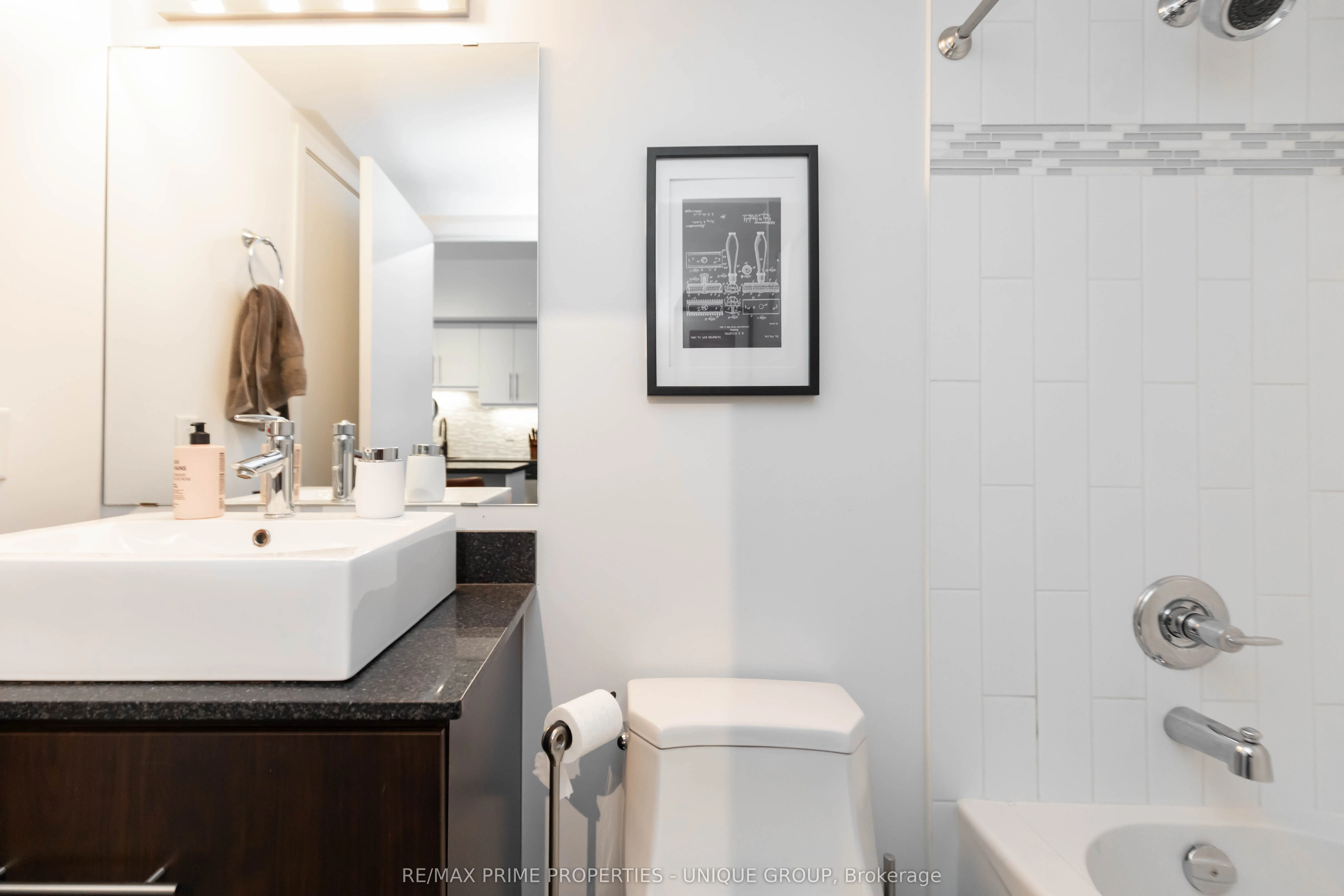 1169 Queen Street W, #618
