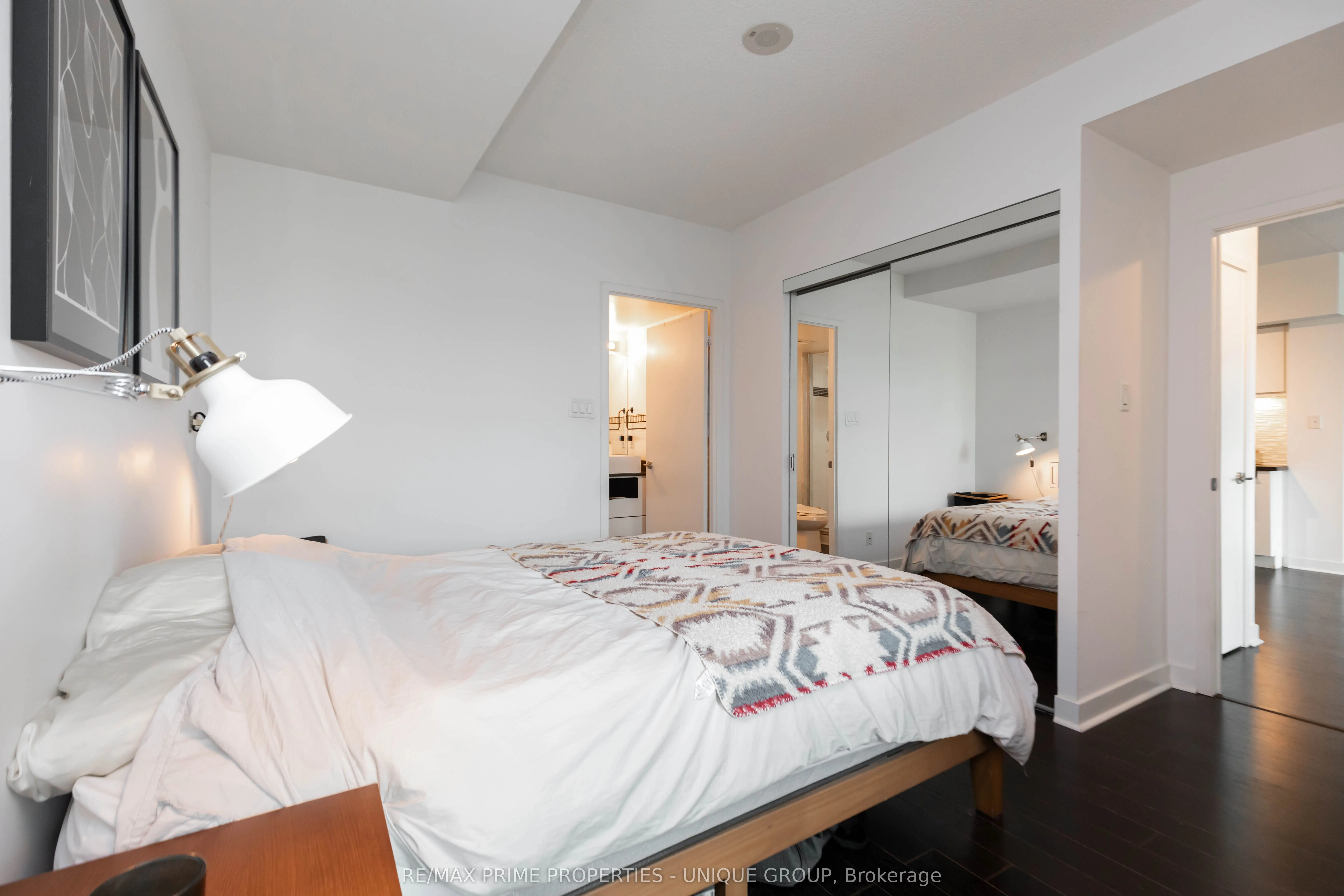 1169 Queen Street W, #618