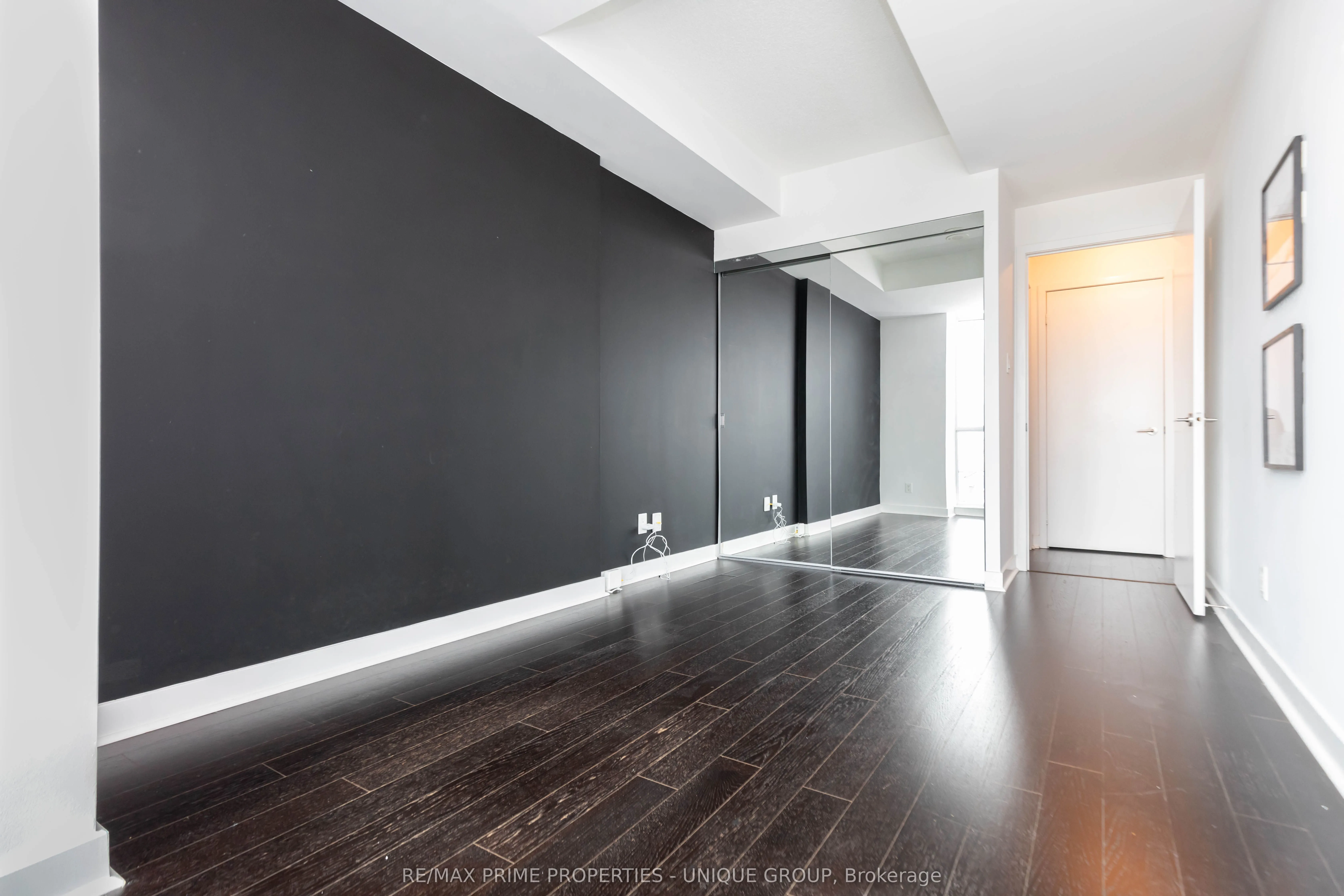 1169 Queen Street W, #618