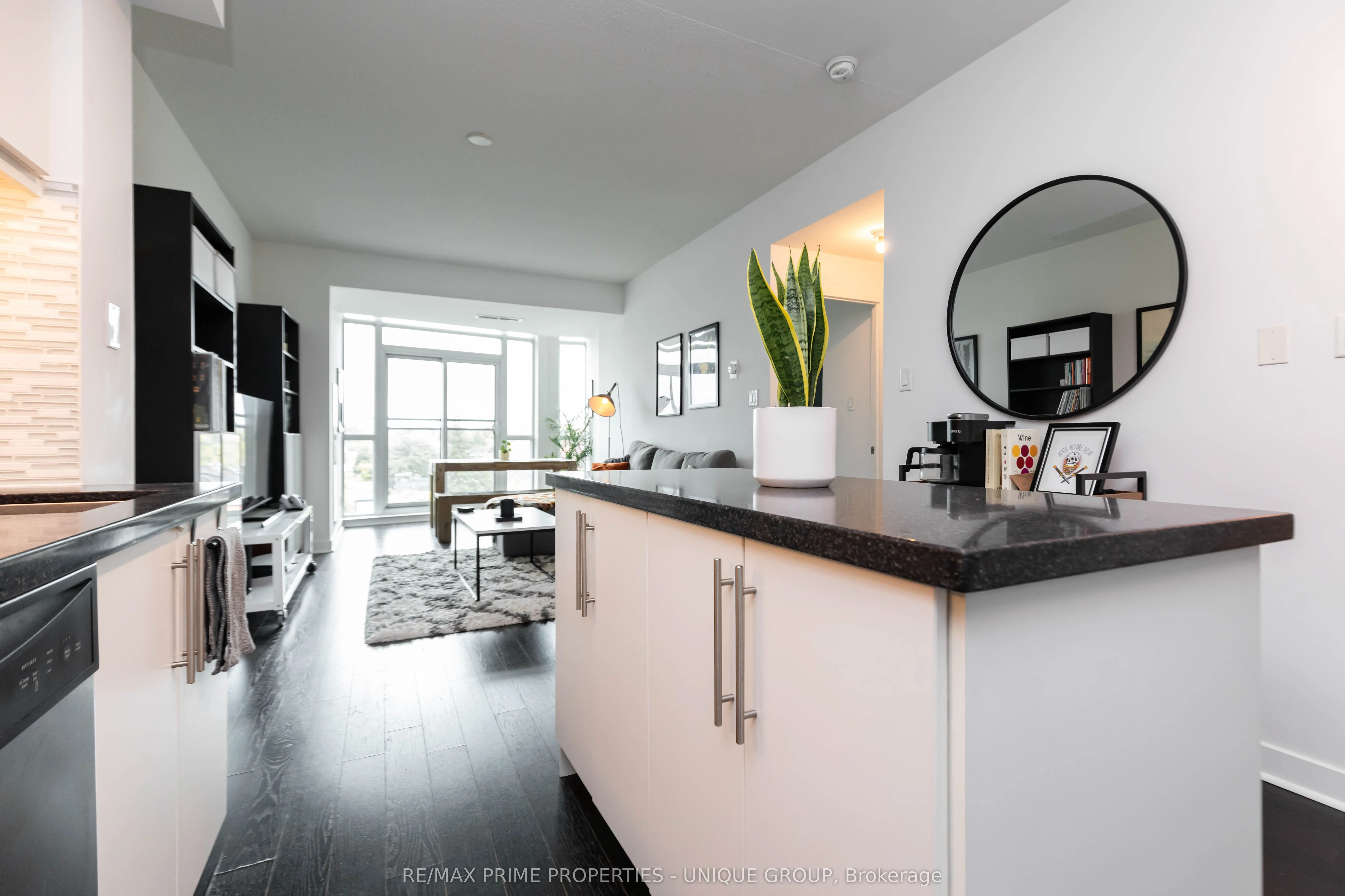 1169 Queen Street W, #618