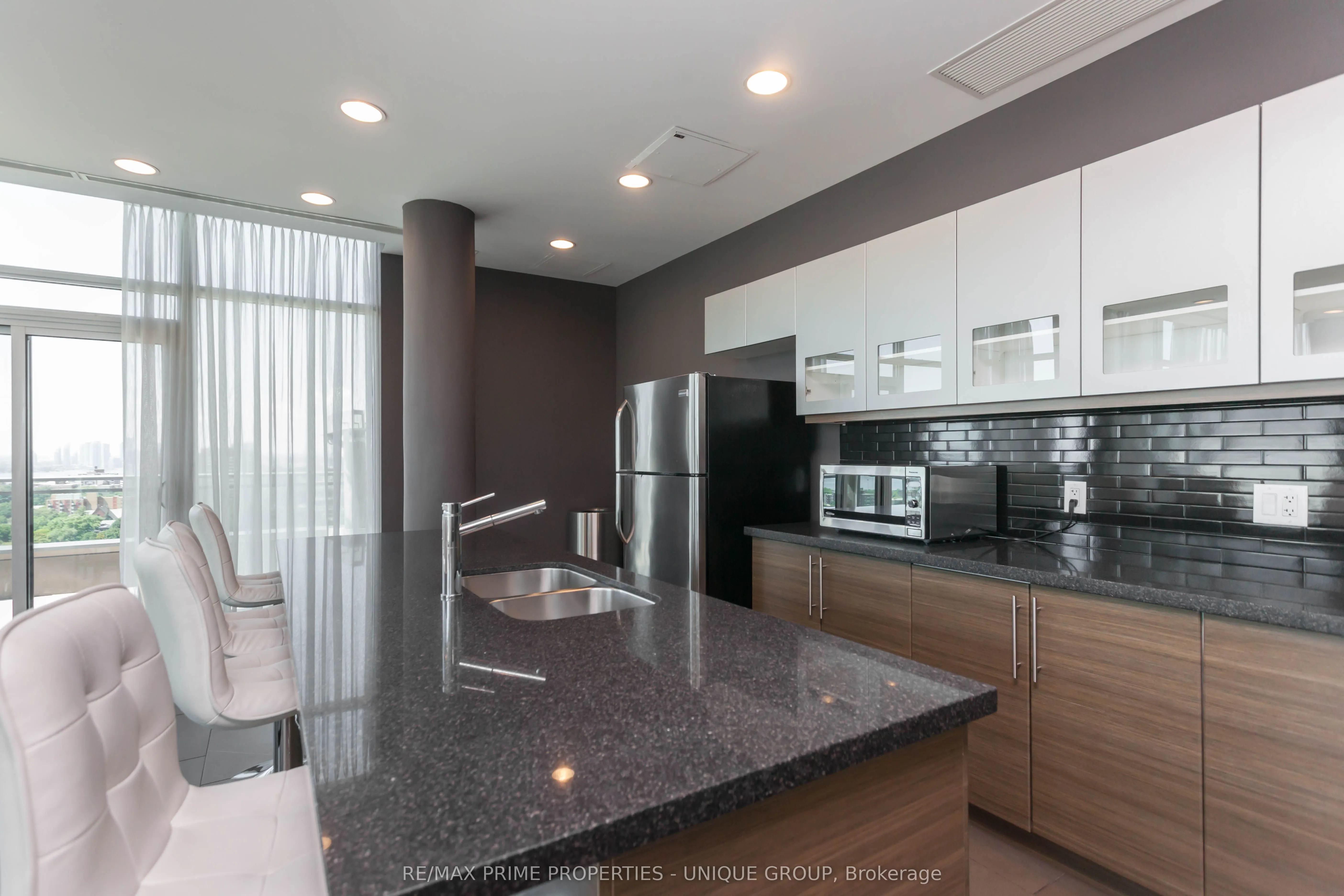 1169 Queen Street W, #618